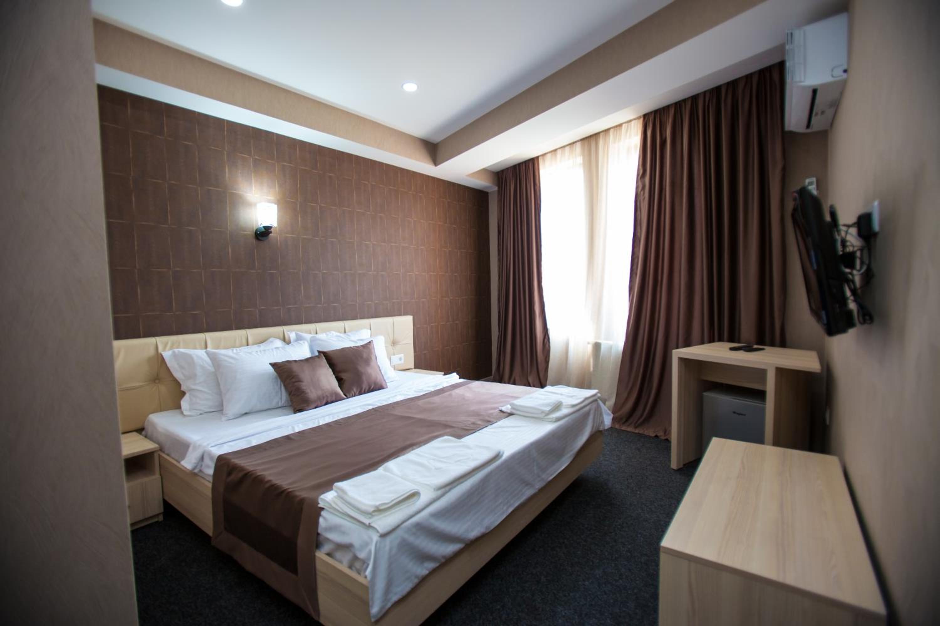 Standard King Room photo 2