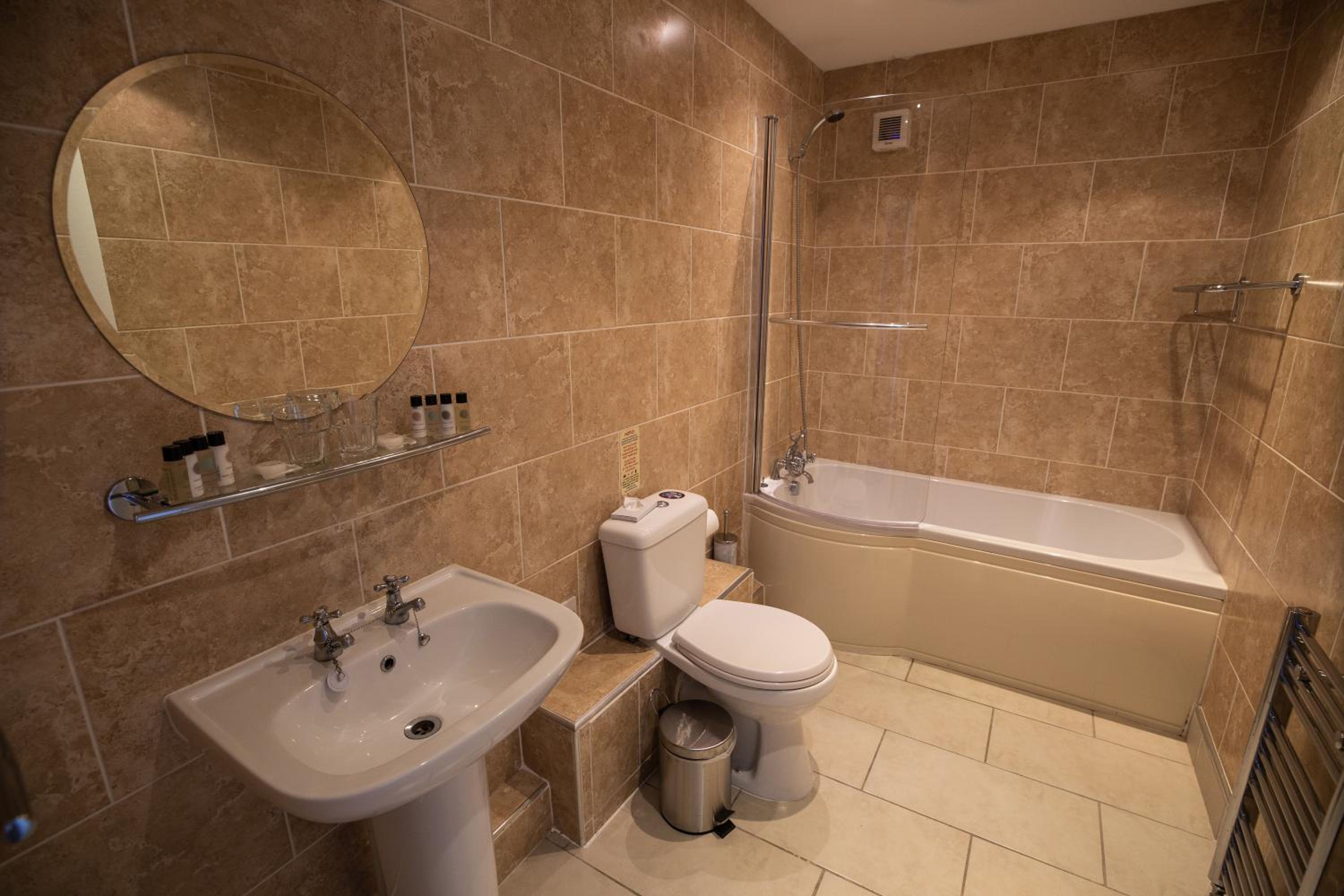 Economy Double Room - Photo 7