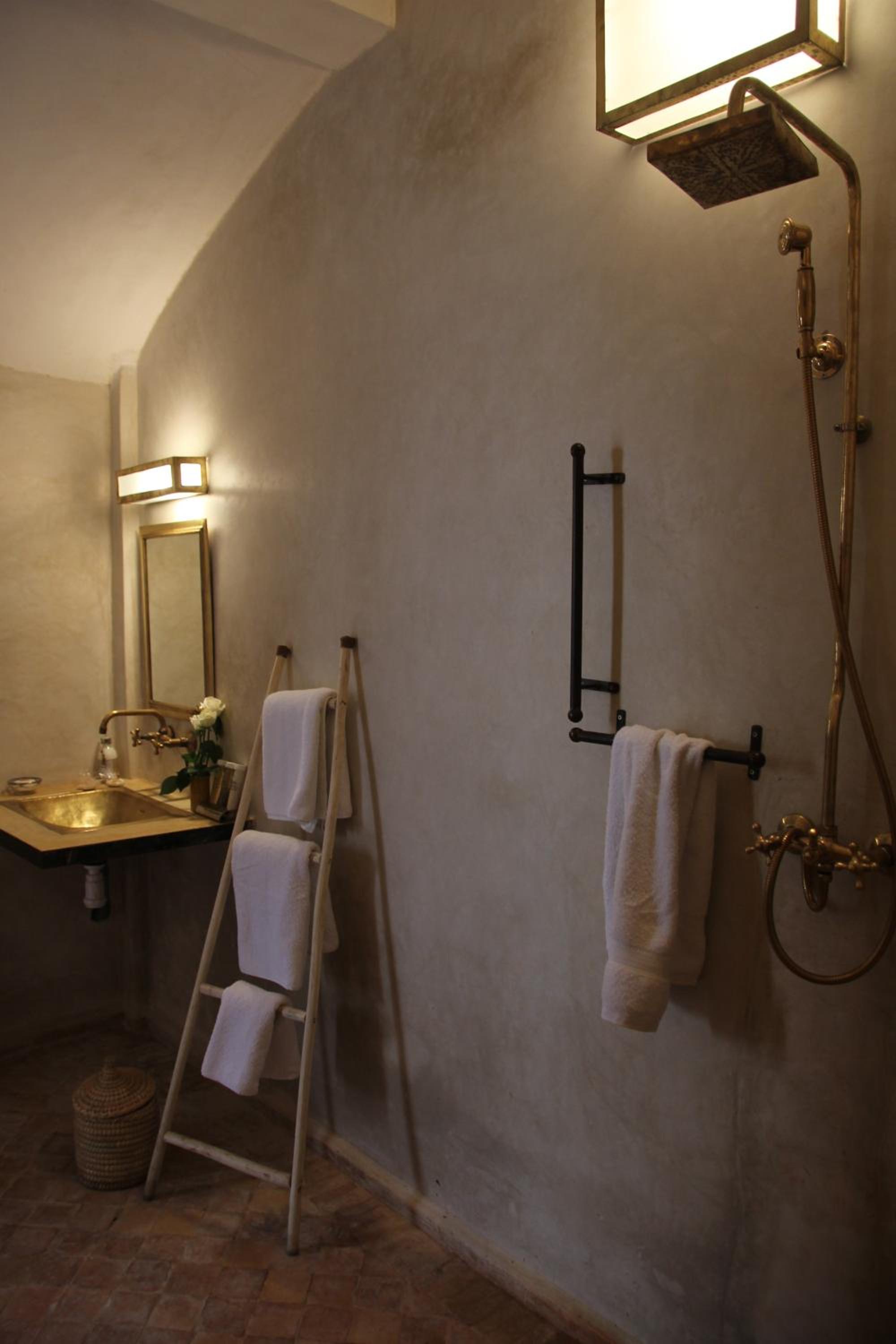 Superior Suite - Photo 4