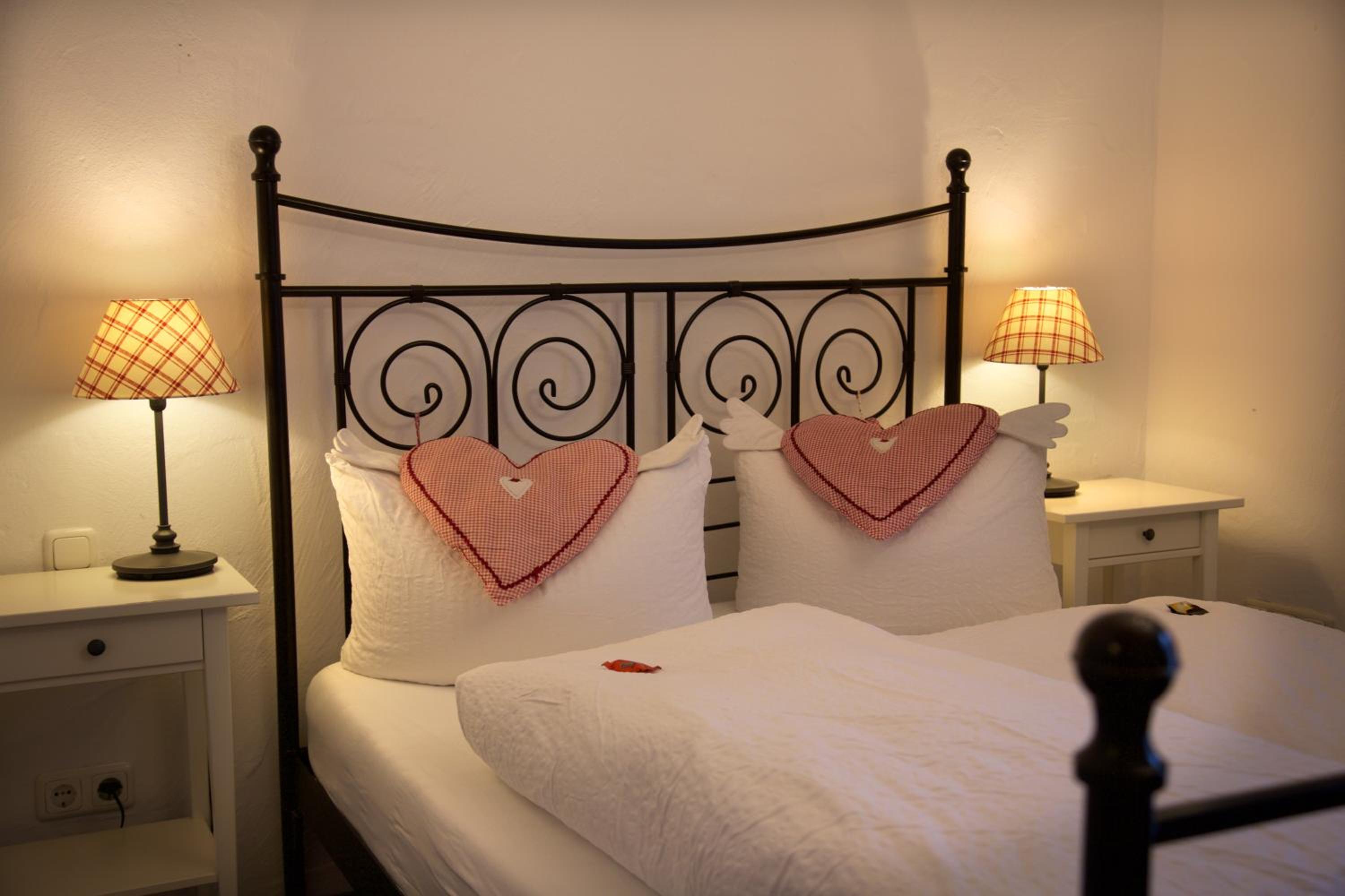 Double Room with Shared Bathroom photo 1