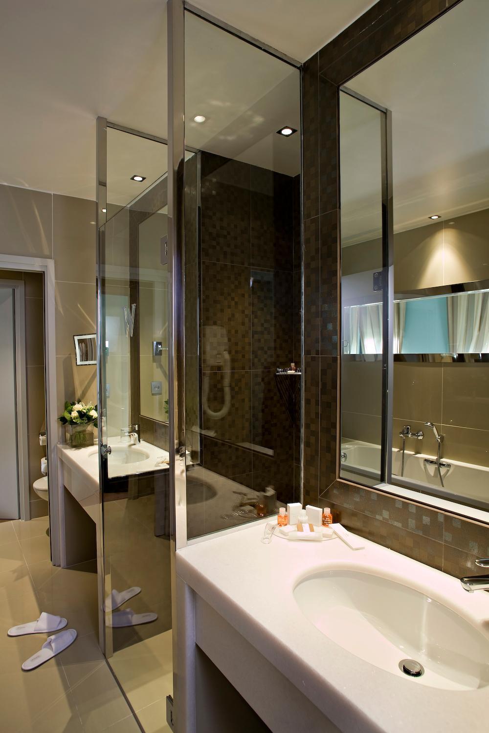Suite Cap de Nice with balcony and Sea View