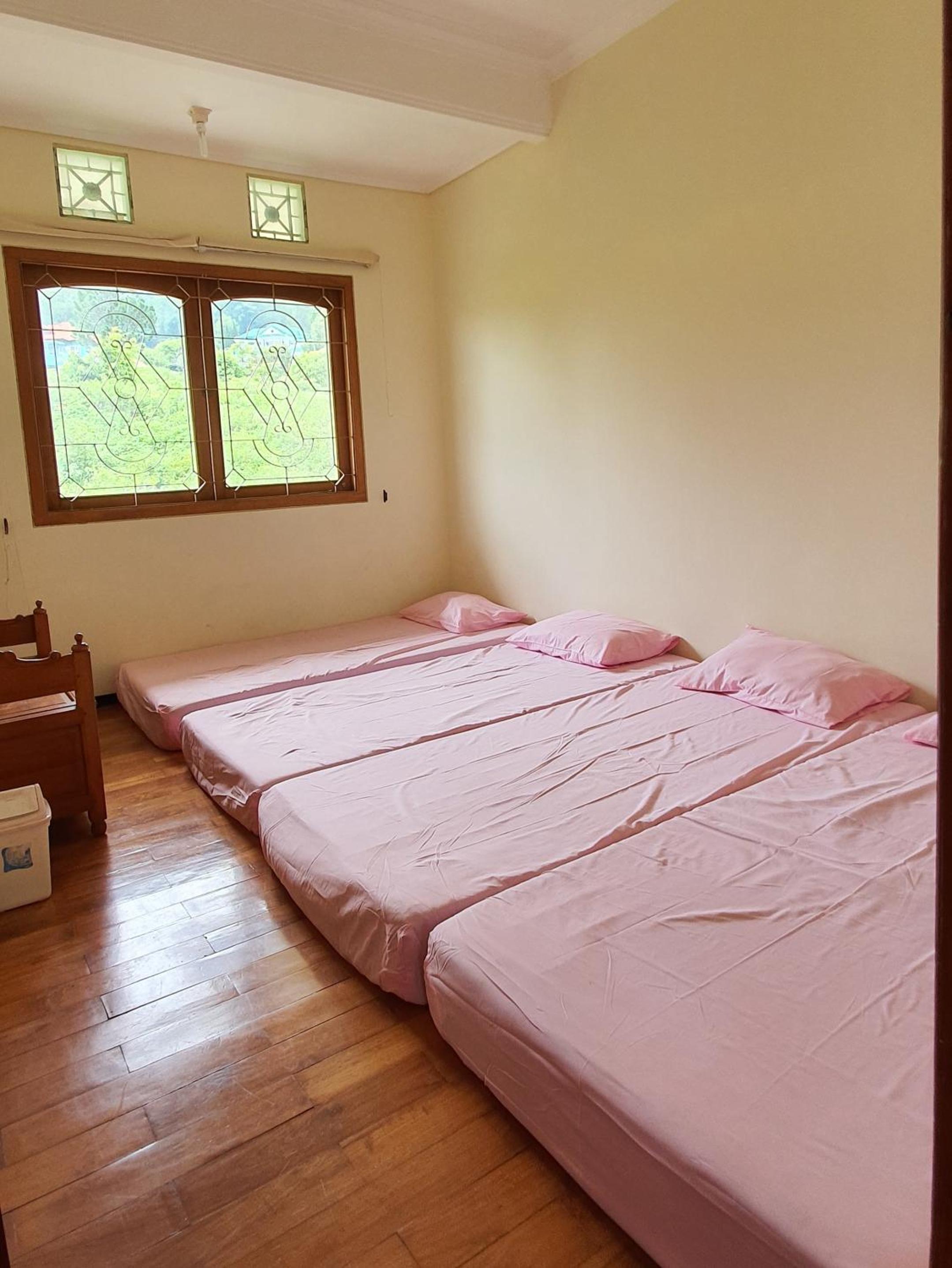 Villa - Photo 2