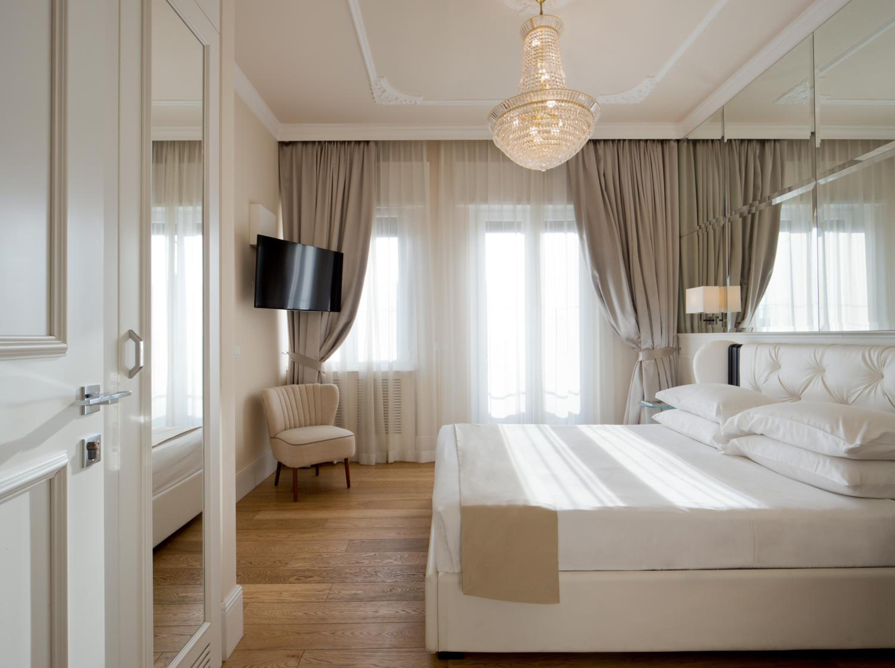 Deluxe Double Room with Balcony and City View