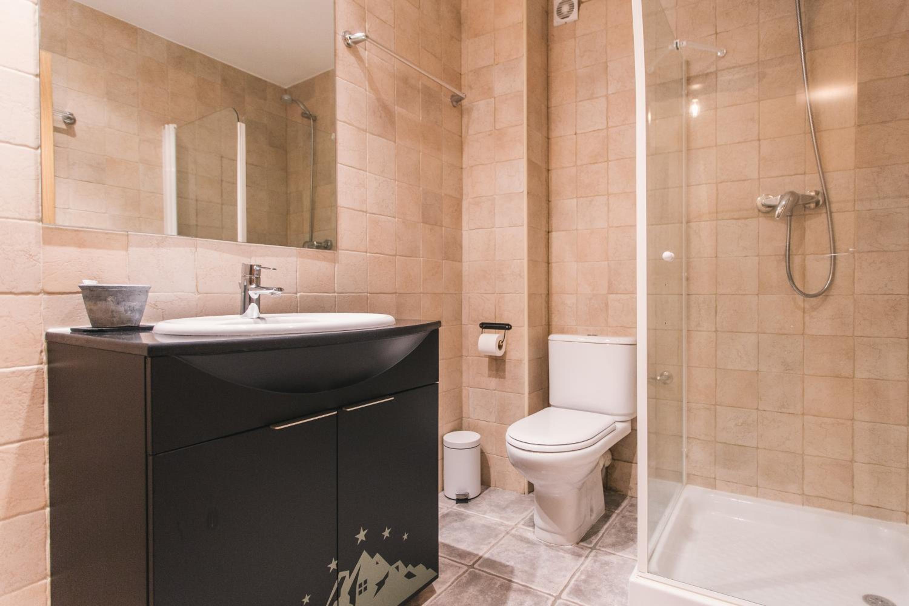 Double Room With Private Bathroom photo 2