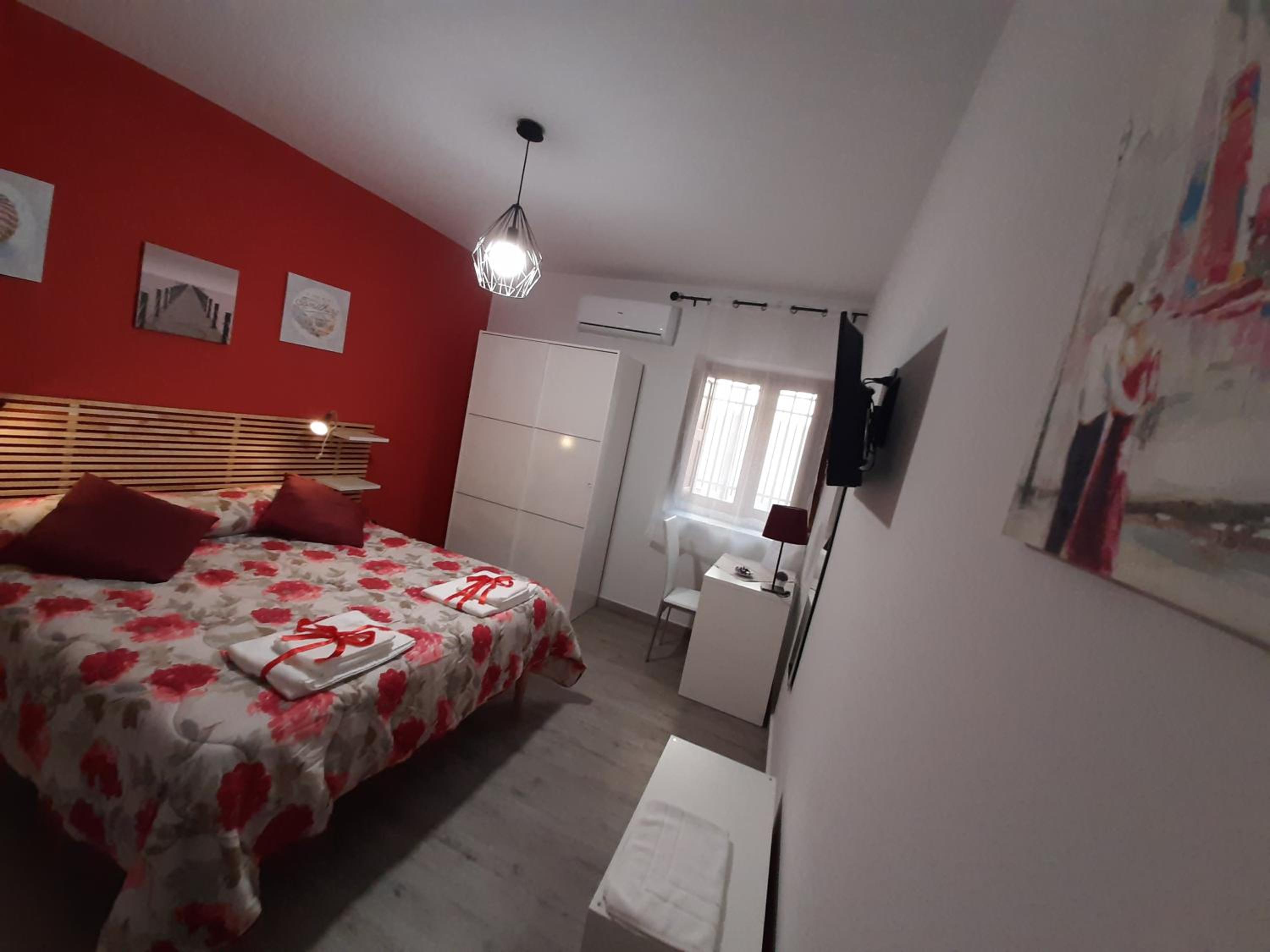 Deluxe Double Room - Photo 32