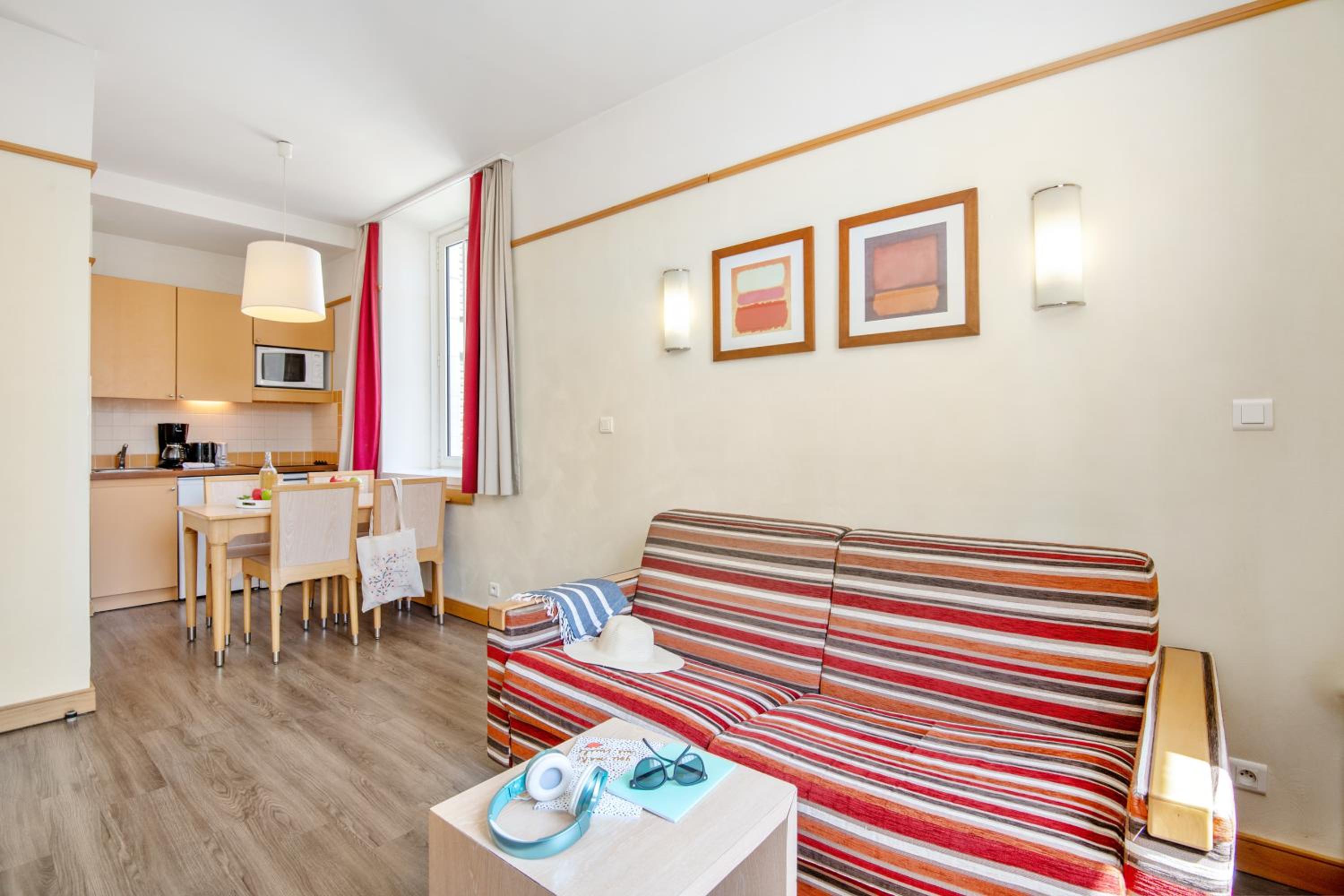 One-Bedroom Apartment (4 People) photo 3