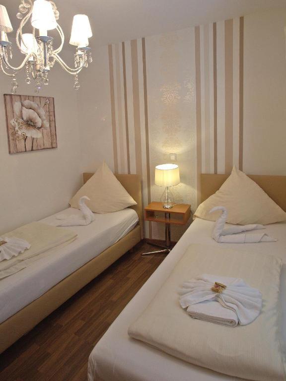 Double Room - Photo 1