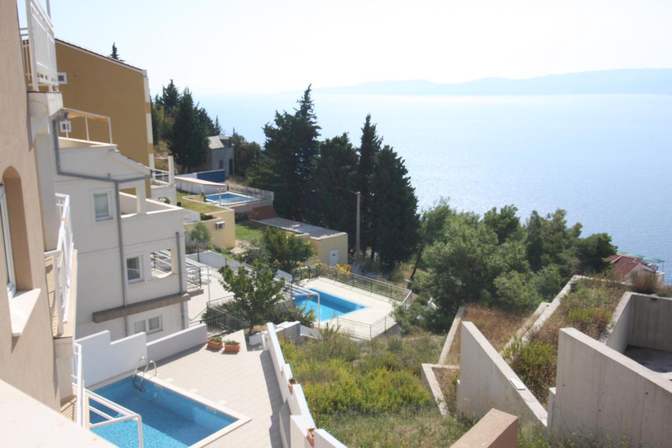 Three-Bedroom Apartment with Balcony and Sea View photo 2