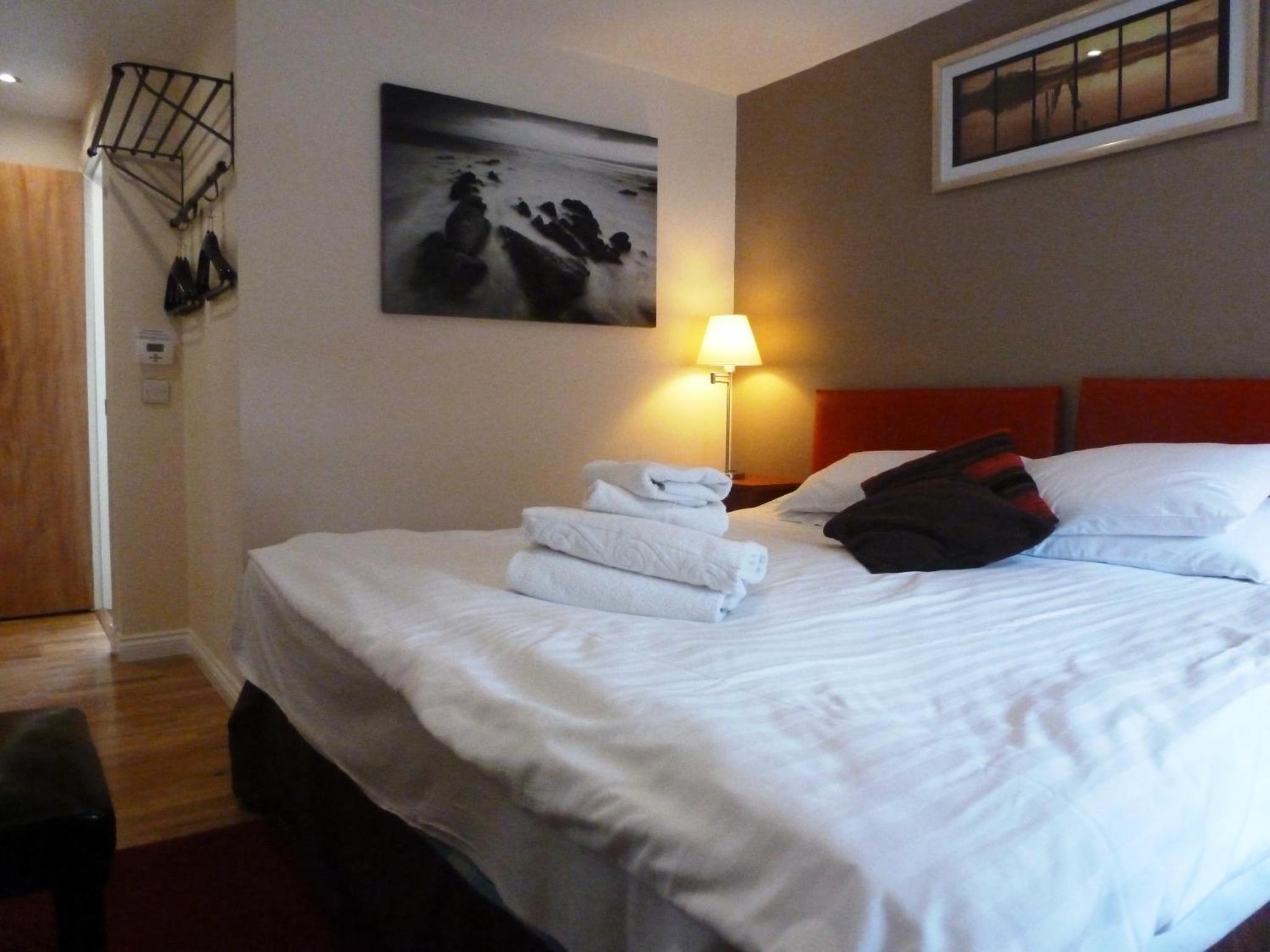 Double or Twin Room - Ground Floor Annex photo 2