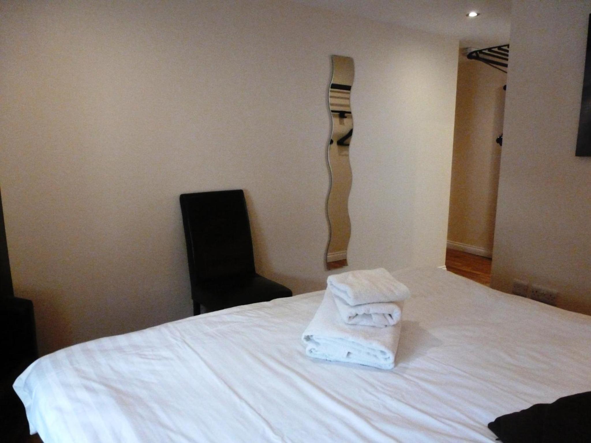 Double or Twin Room - Ground Floor Annex photo 3