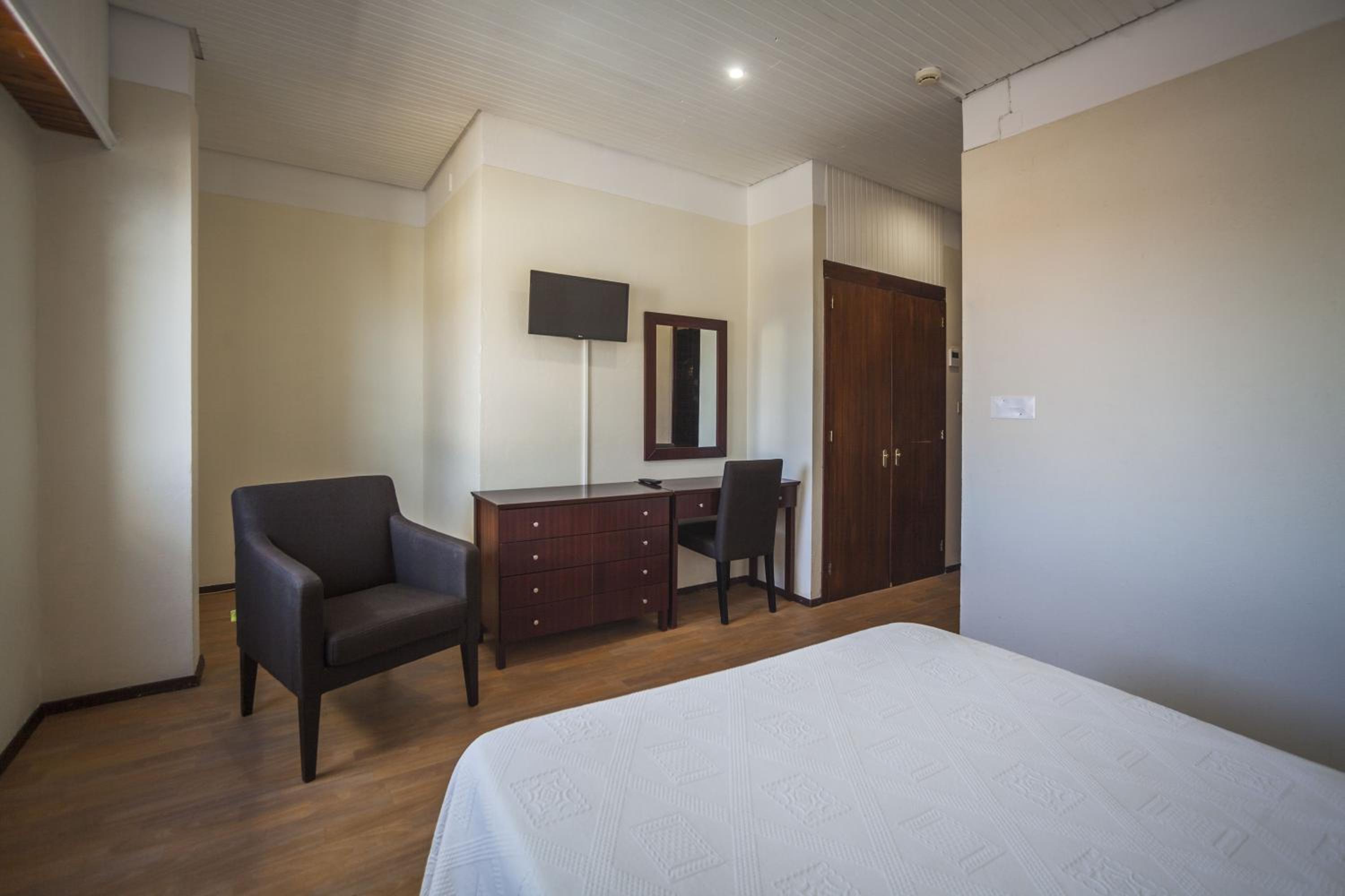 Double Room - Photo 5