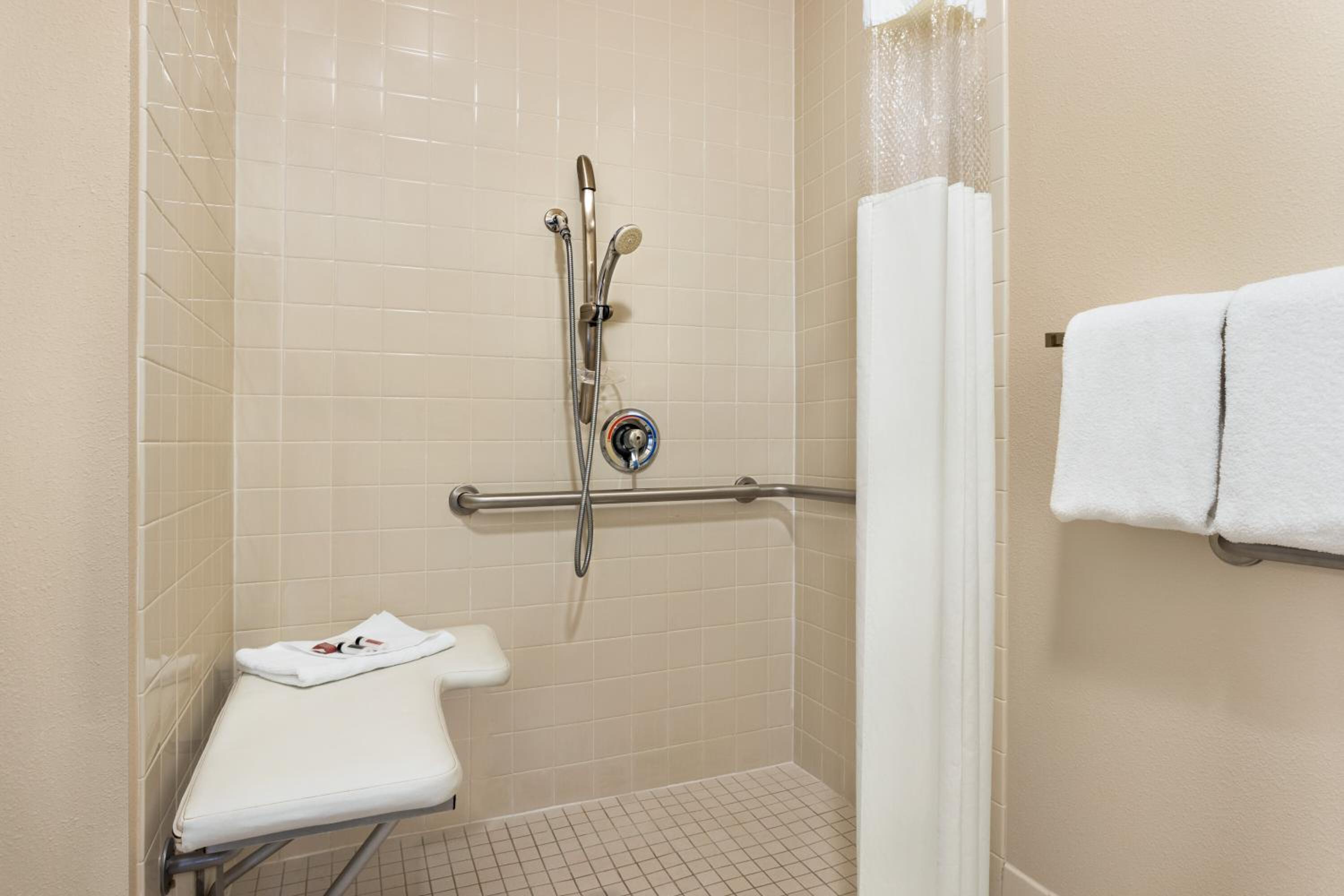 King Room - Mobility Access/Non-Smoking - Photo 2