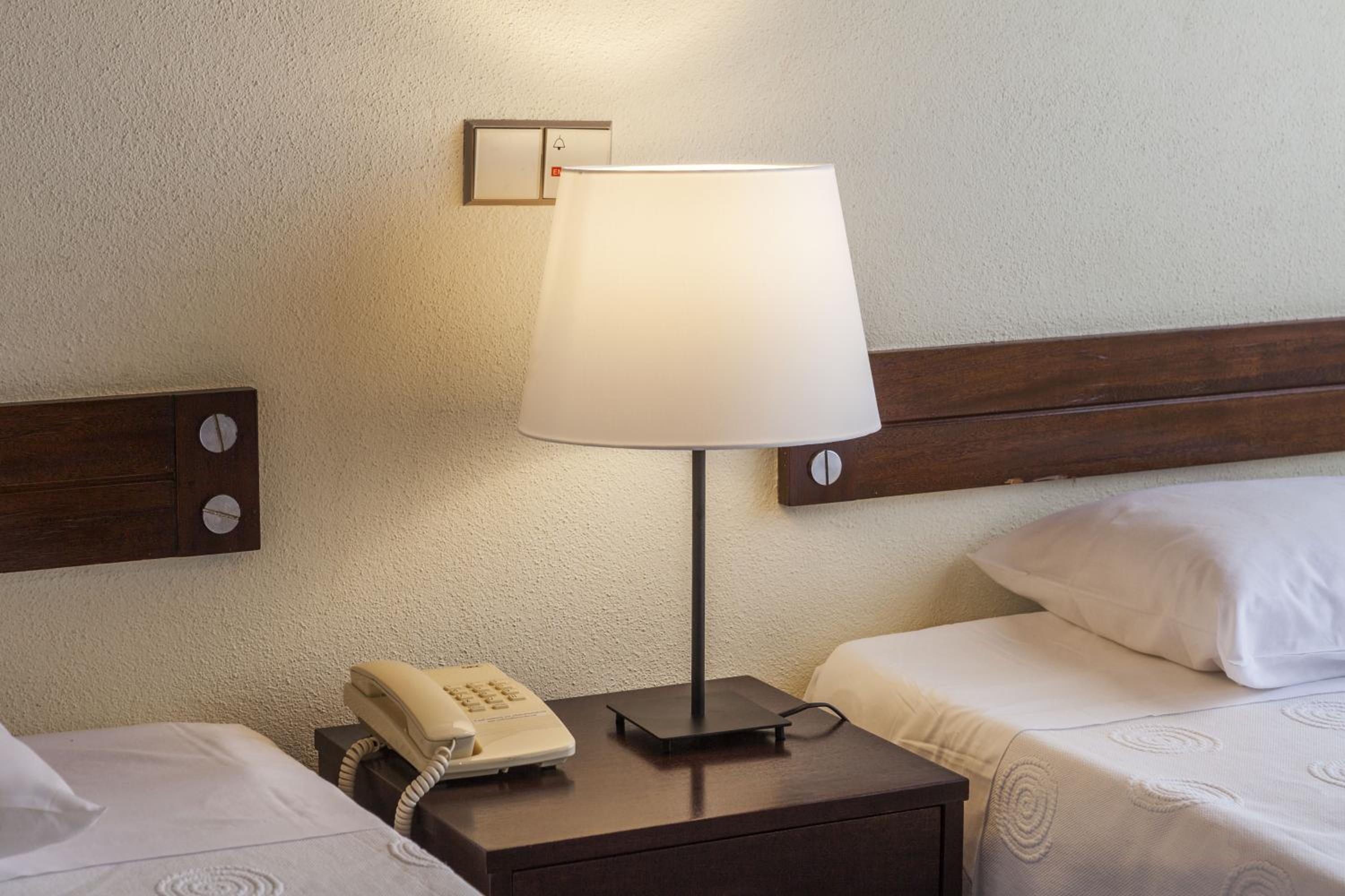 Twin Room - Photo 1