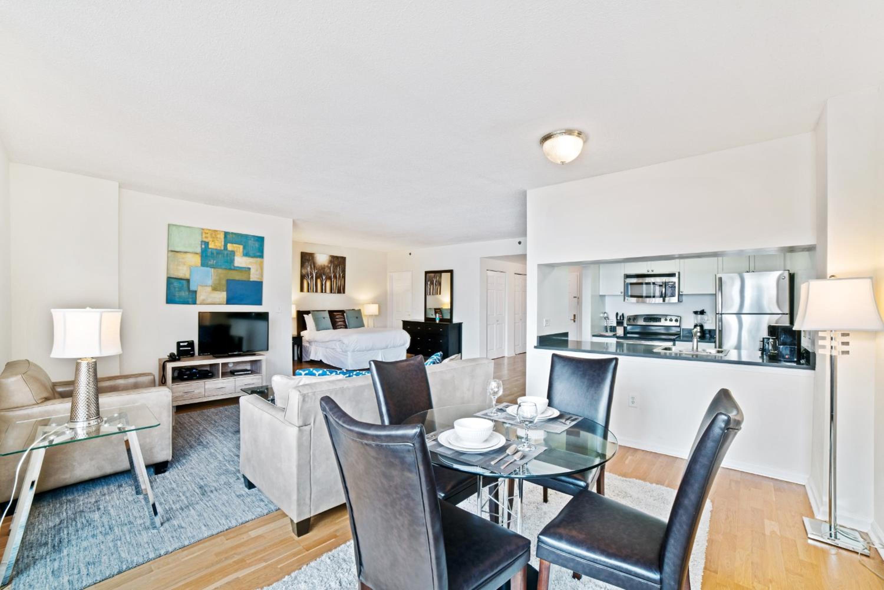 Studio Apartment photo 2