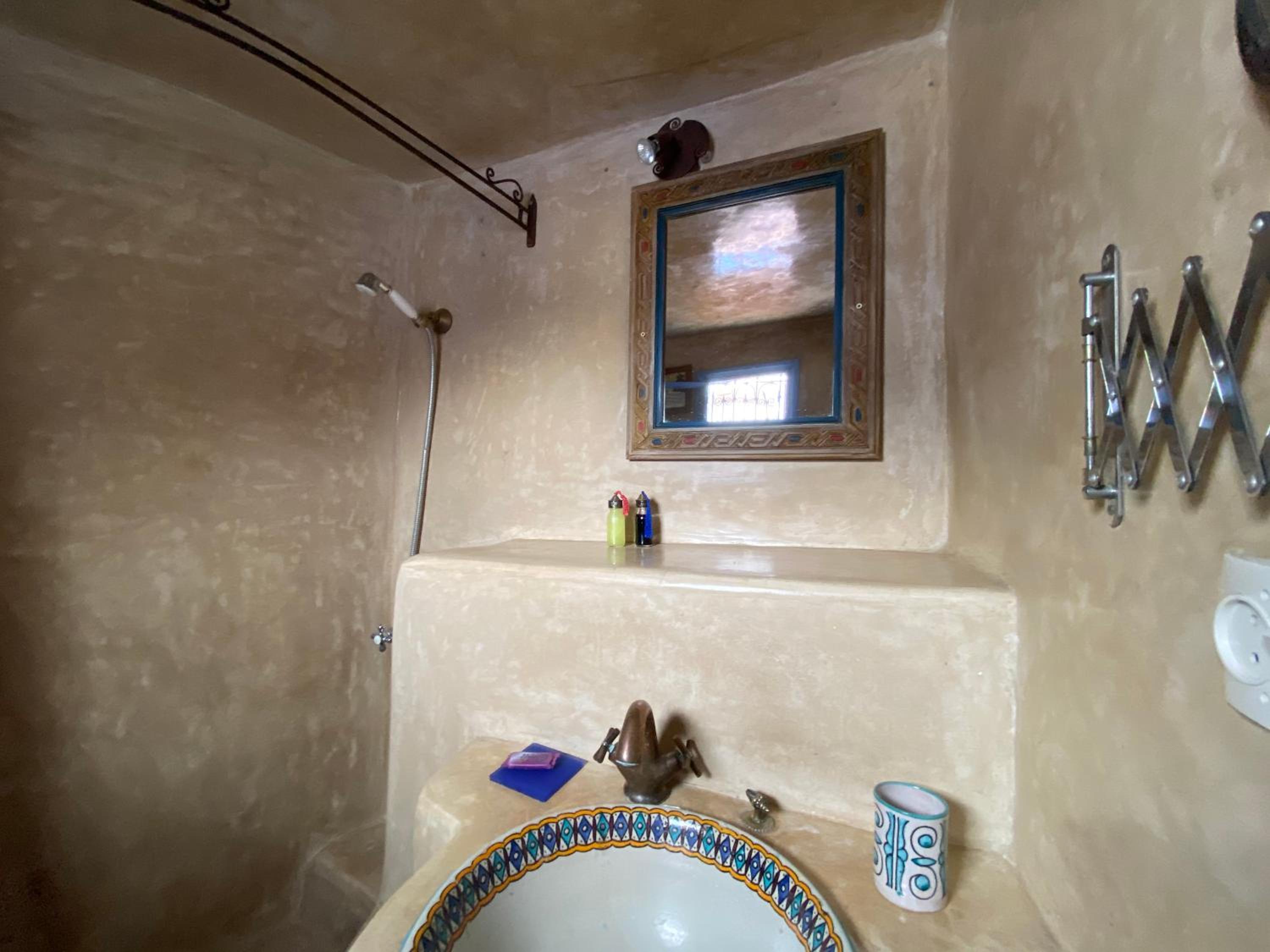 Budget Double Room - Photo 2