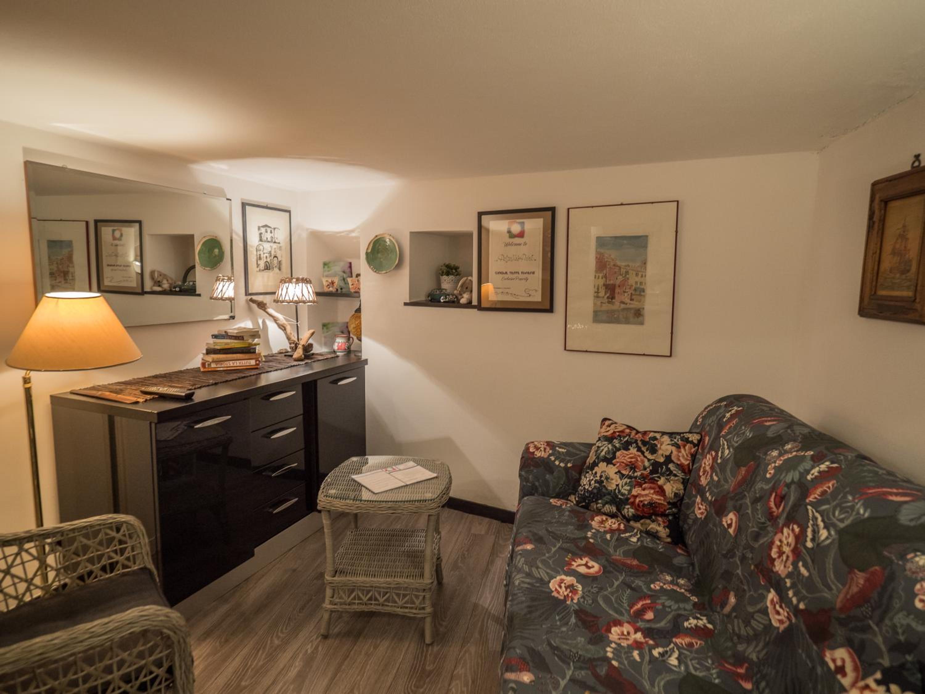 One-Bedroom Apartment - Photo 37
