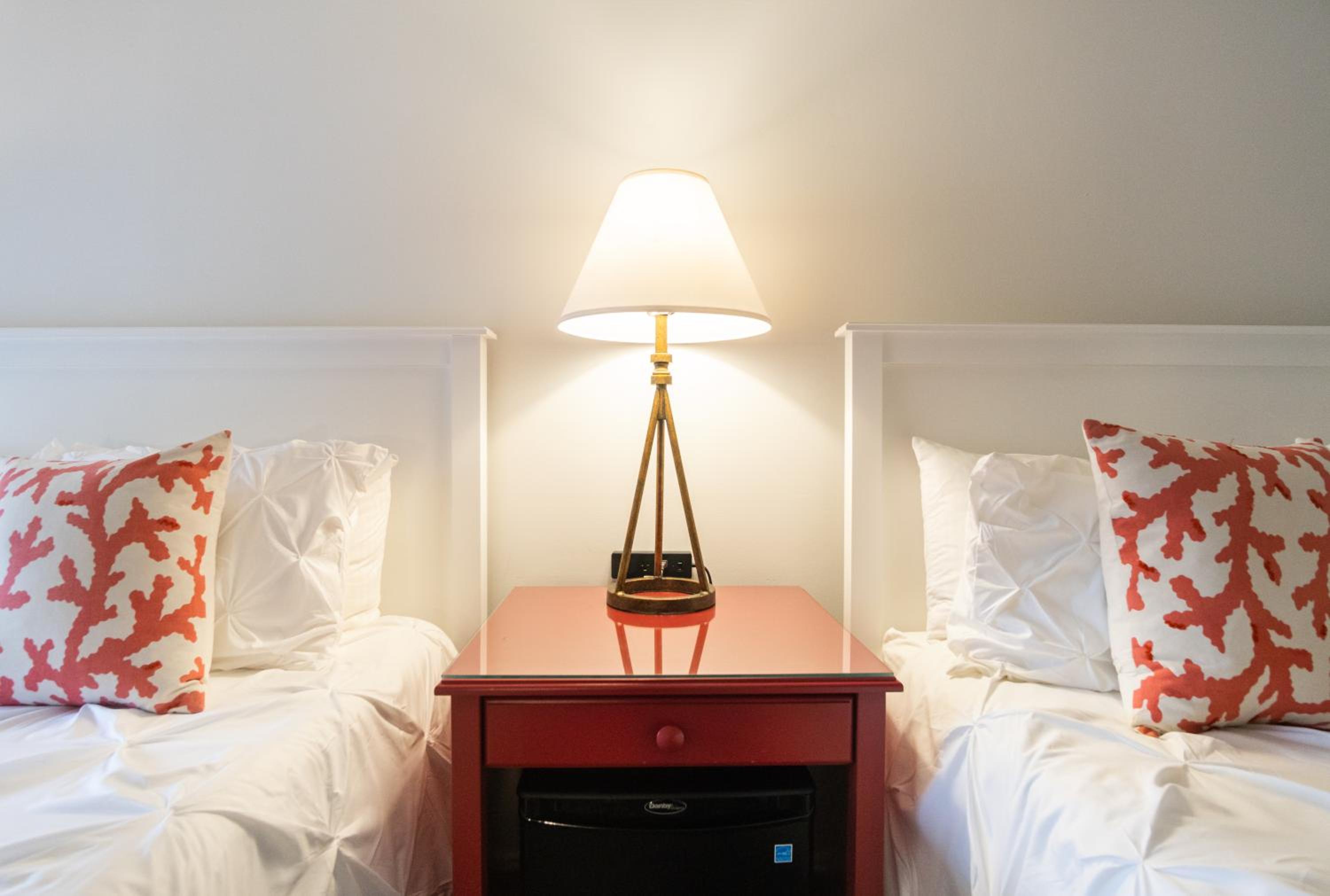 Standard Queen Room with Two Queen Beds photo 1