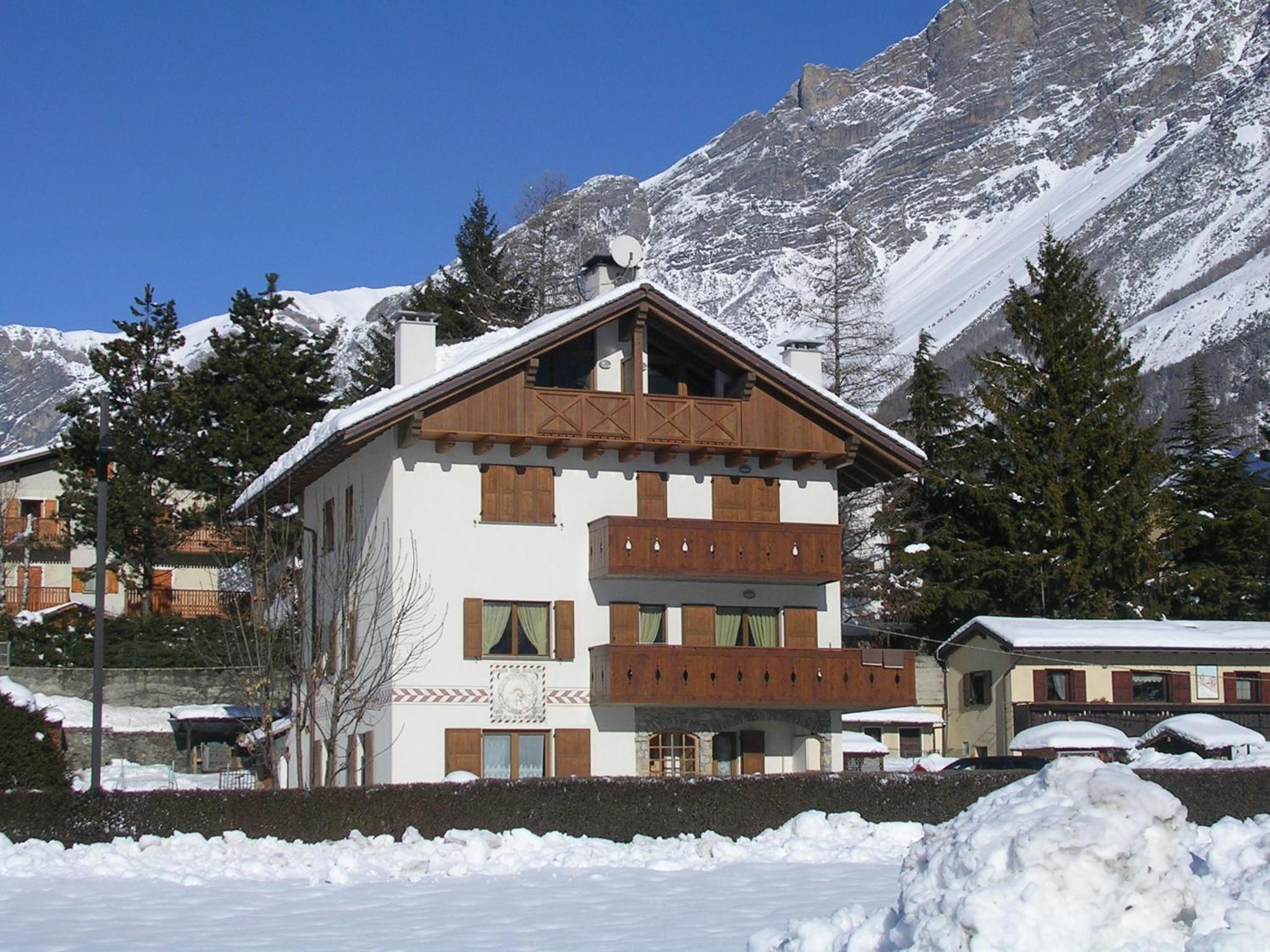 Apartment with Mountain View - Photo 30