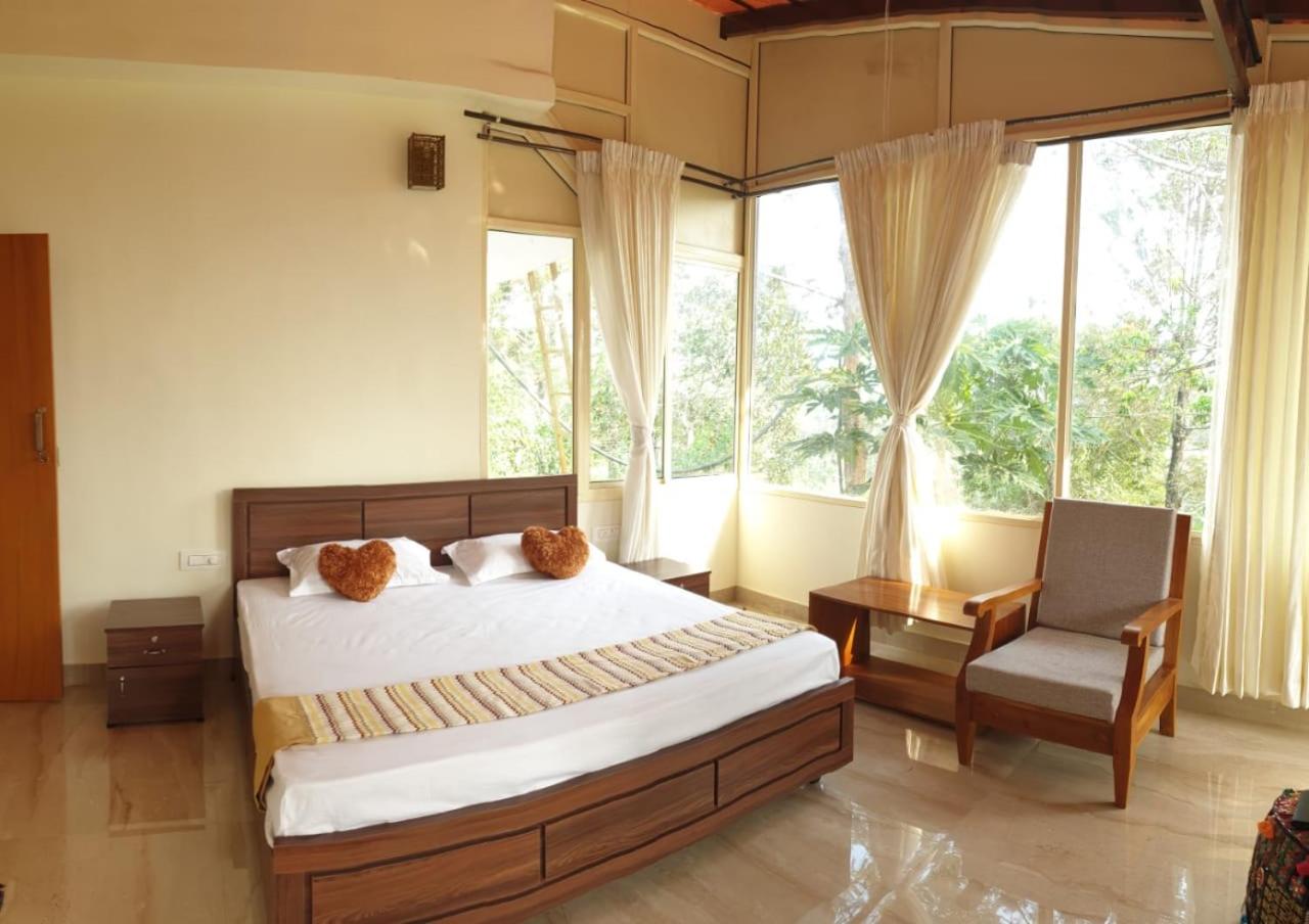 Deluxe Double Room with Balcony photo 1