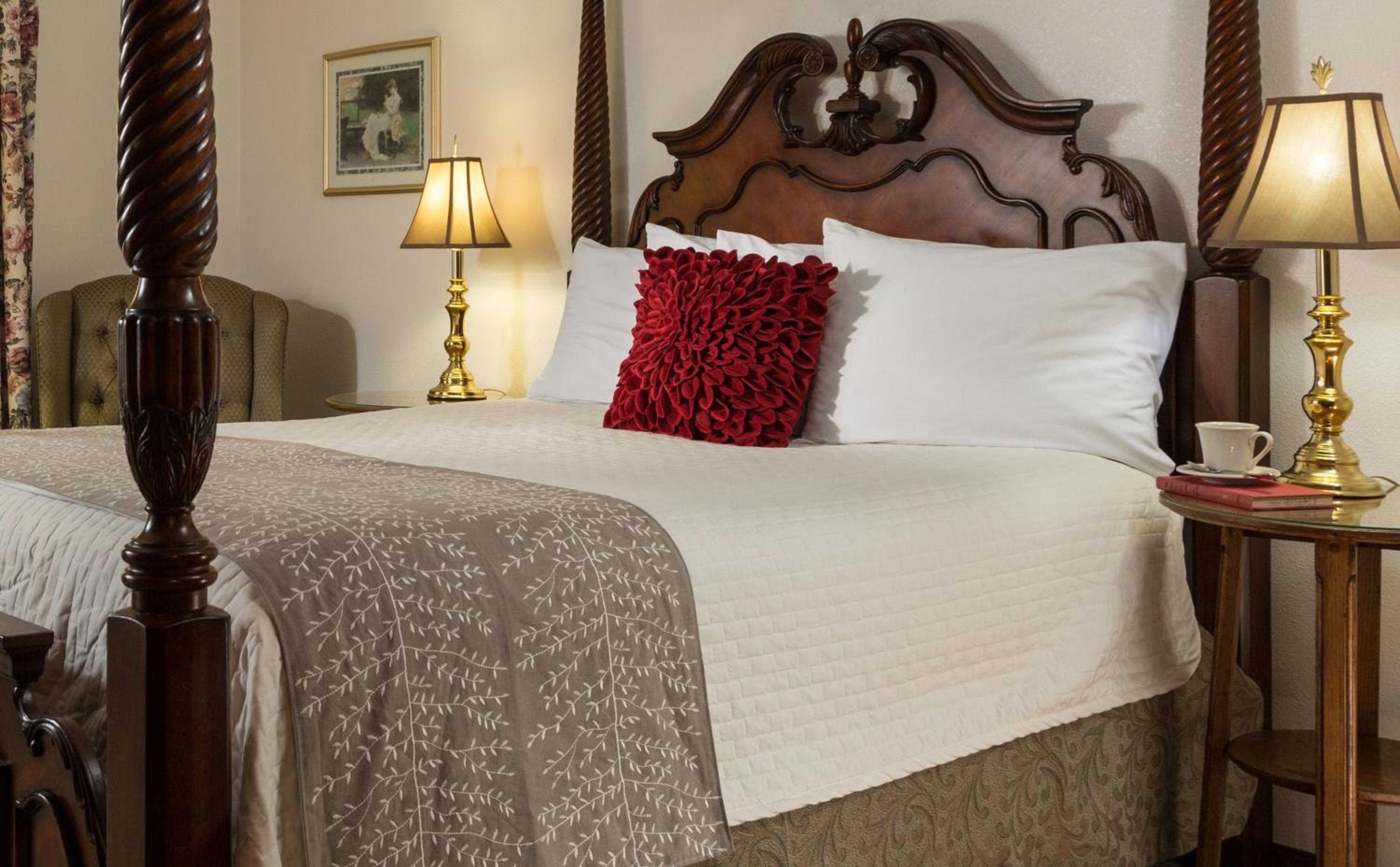 Deluxe Queen Room