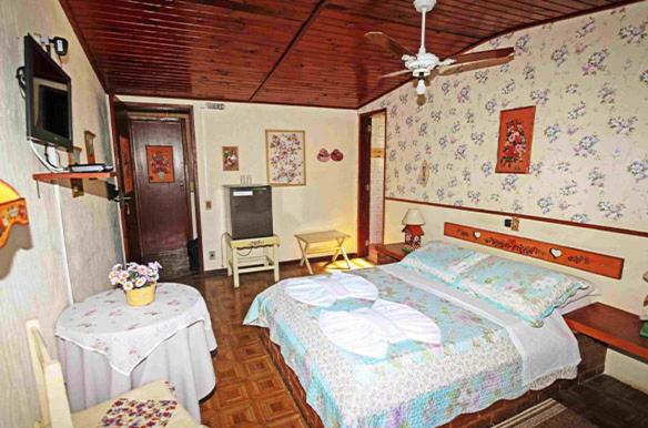 Standard Triple Room - Photo 4