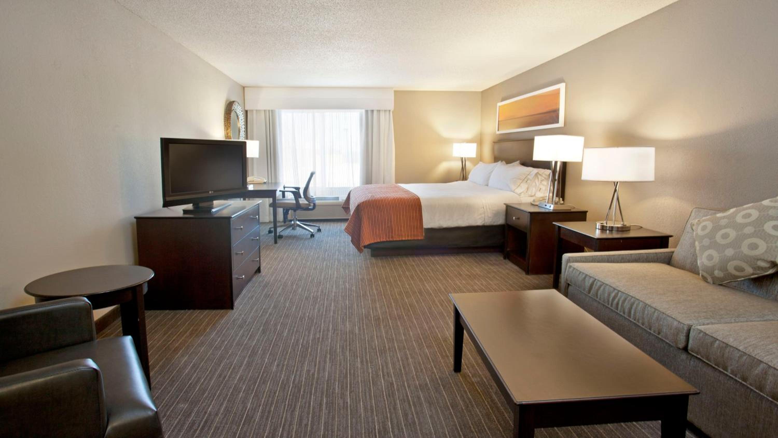 King Suite with Sofa Bed - Photo 4