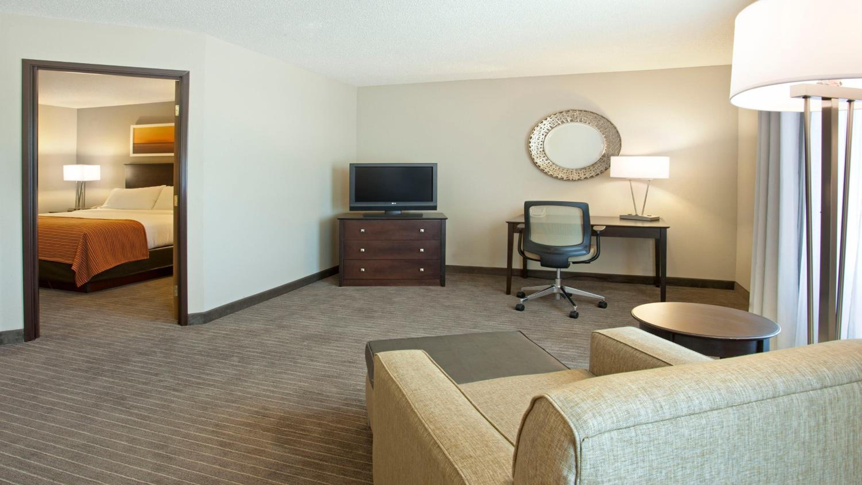 King Suite with Sofa Bed - Communications Accessible - Photo 1