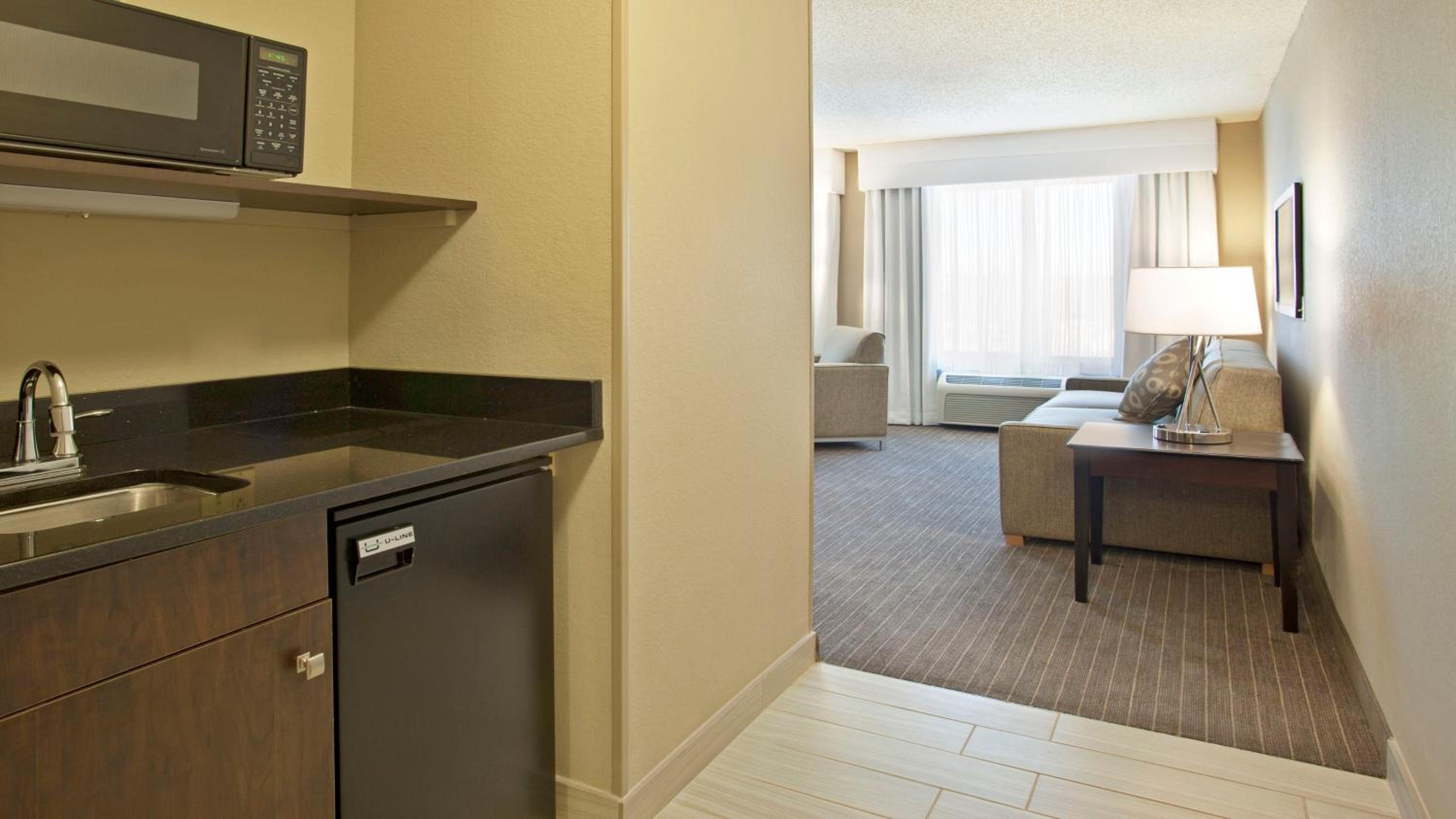 King Suite with Sofa Bed - Communications Accessible - Photo 2