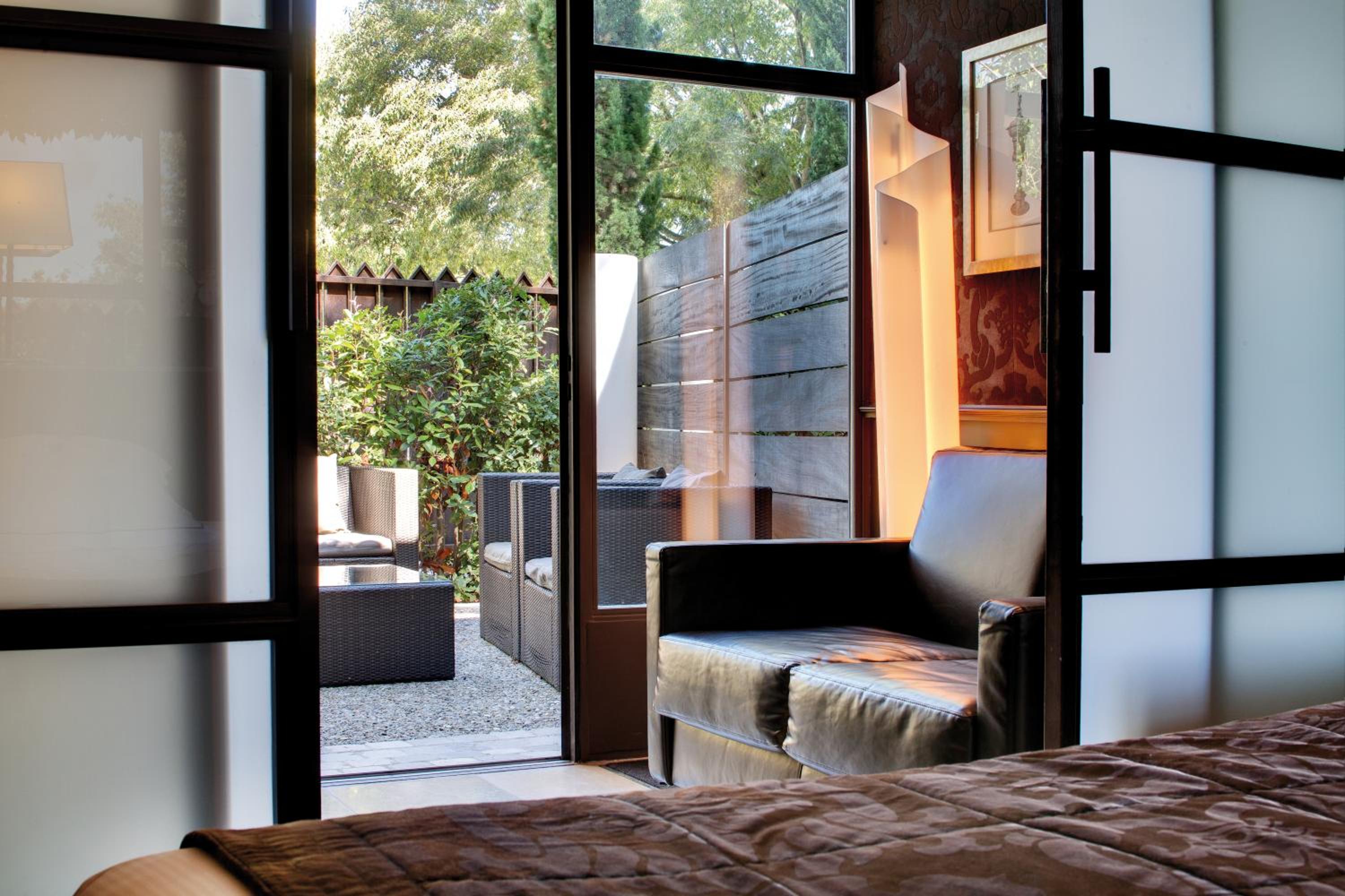 Junior Suite (2 Adults) - Photo 4