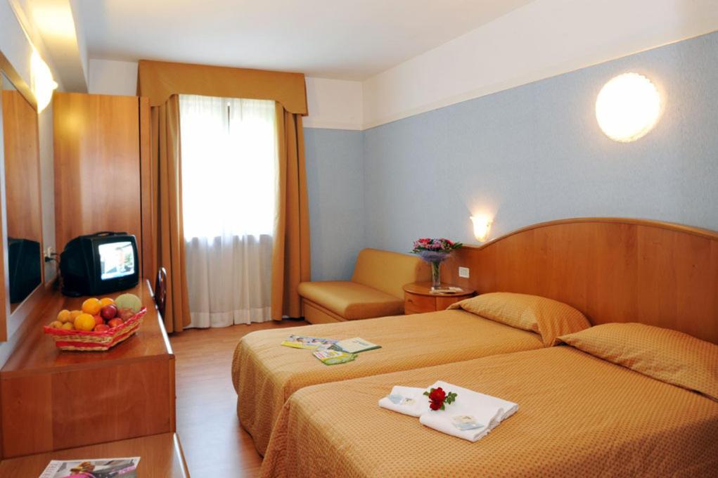 Triple Room - Photo 6