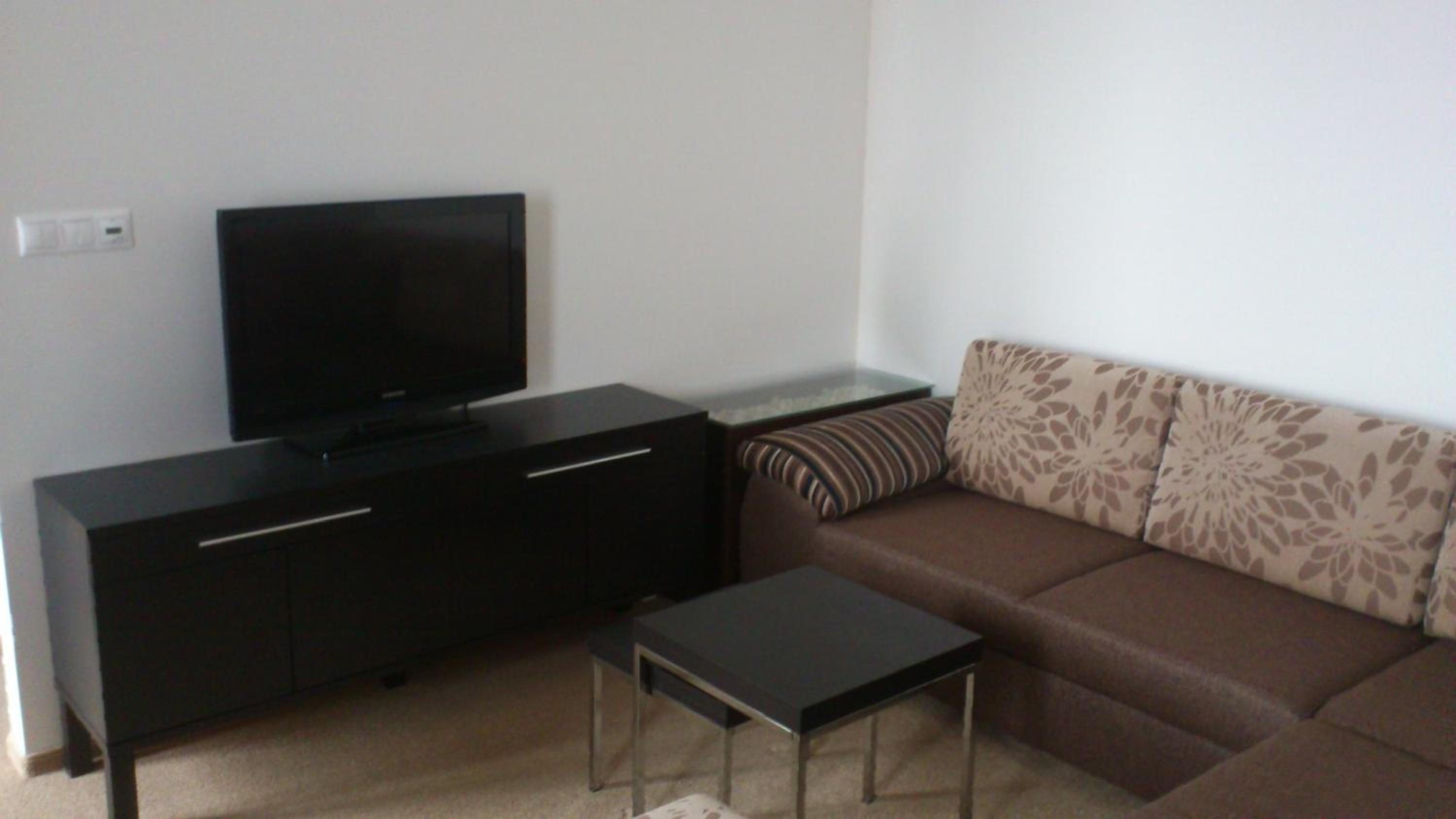 One-Bedroom Apartment - Photo 28