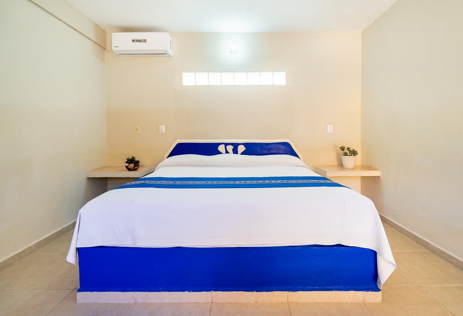 Standard King Room - Photo 2