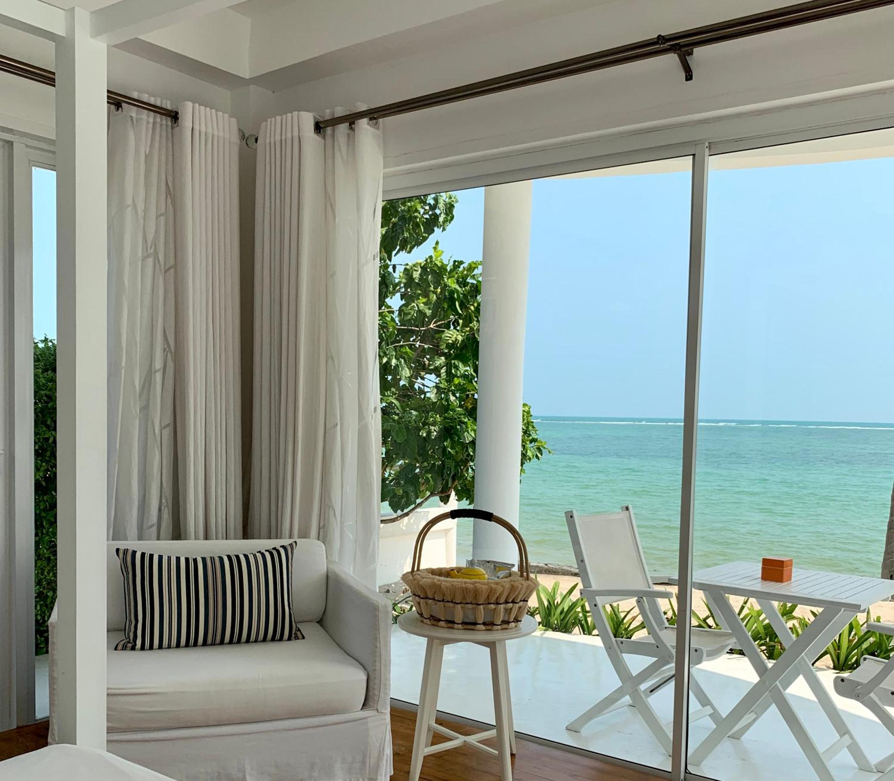 Beachfront Deluxe and Spa  photo 2