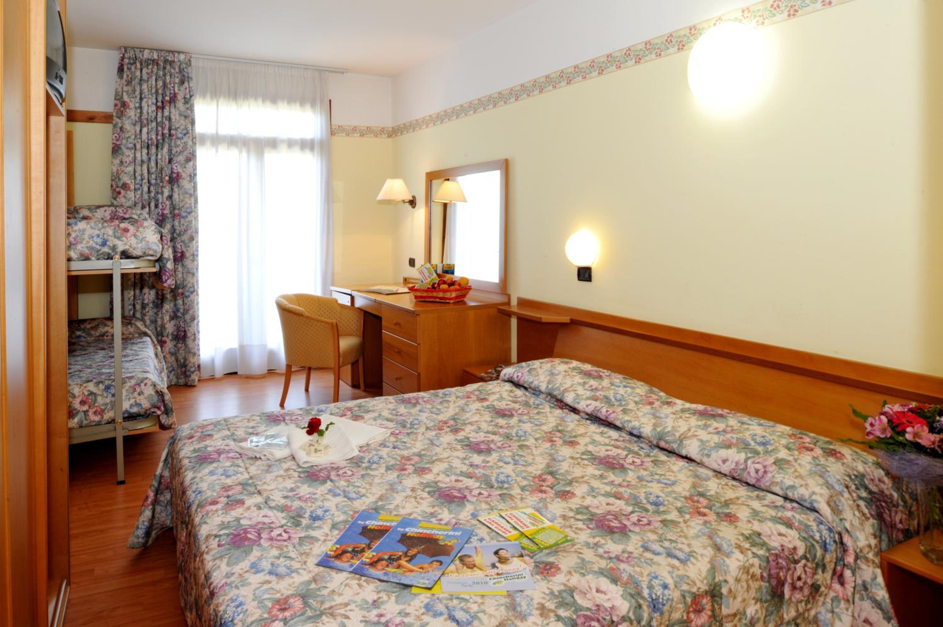 Double or Twin Room - Photo 9