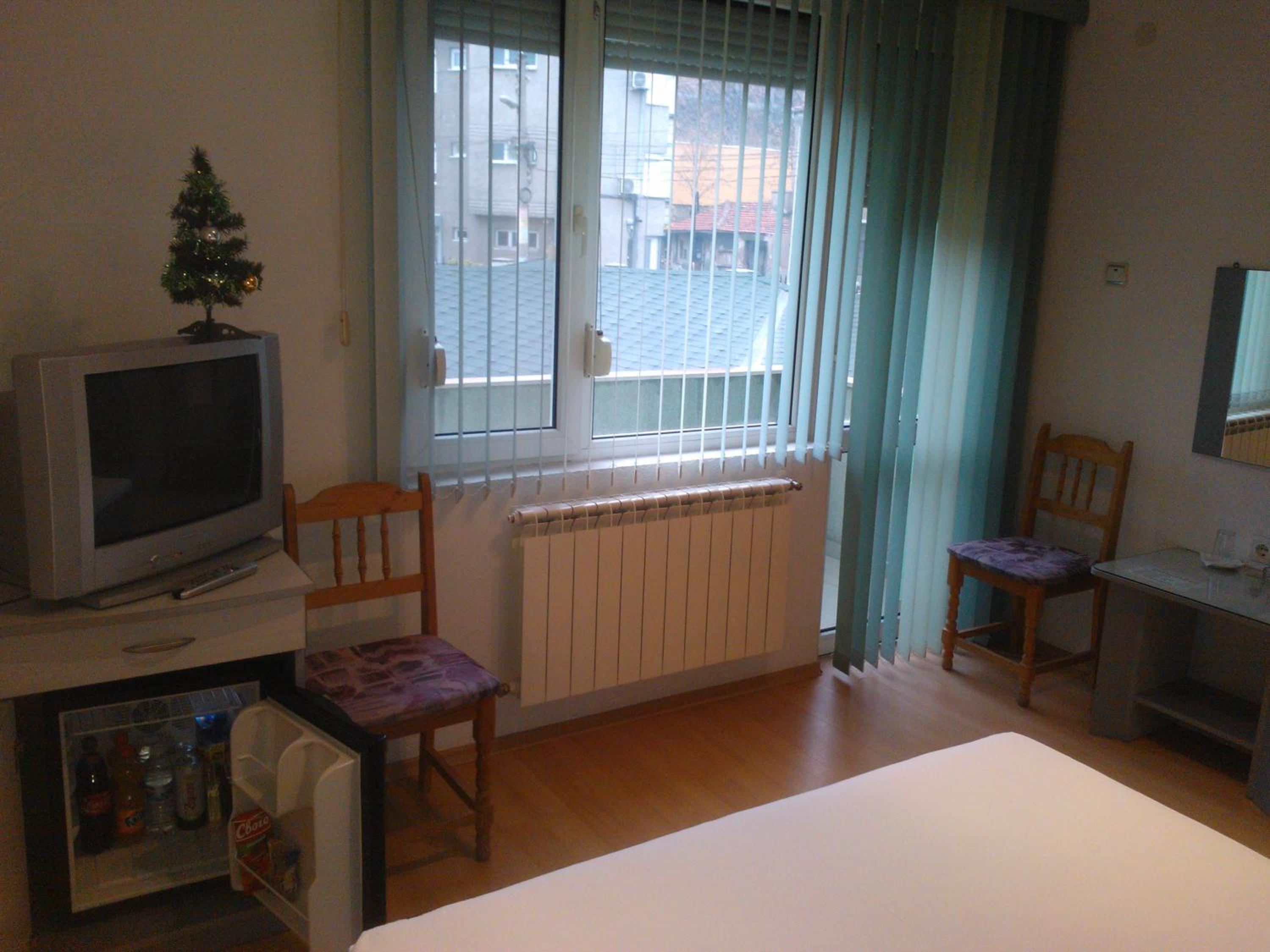 Standard Twin Room - Photo 7