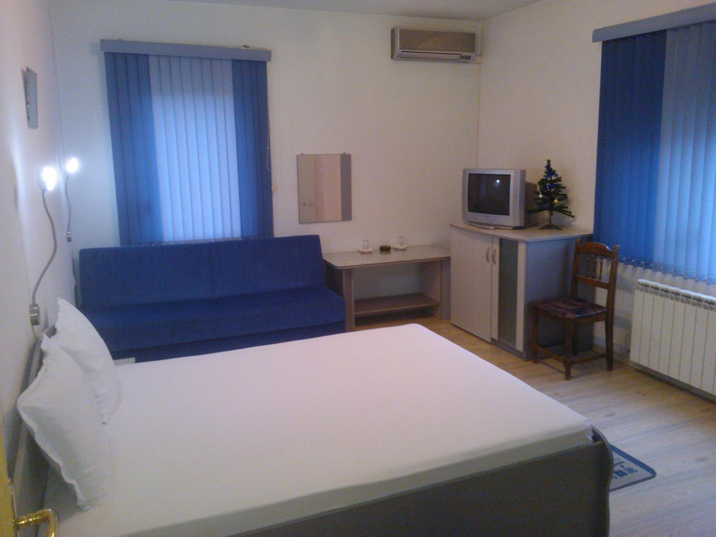 Triple Room - Photo 2