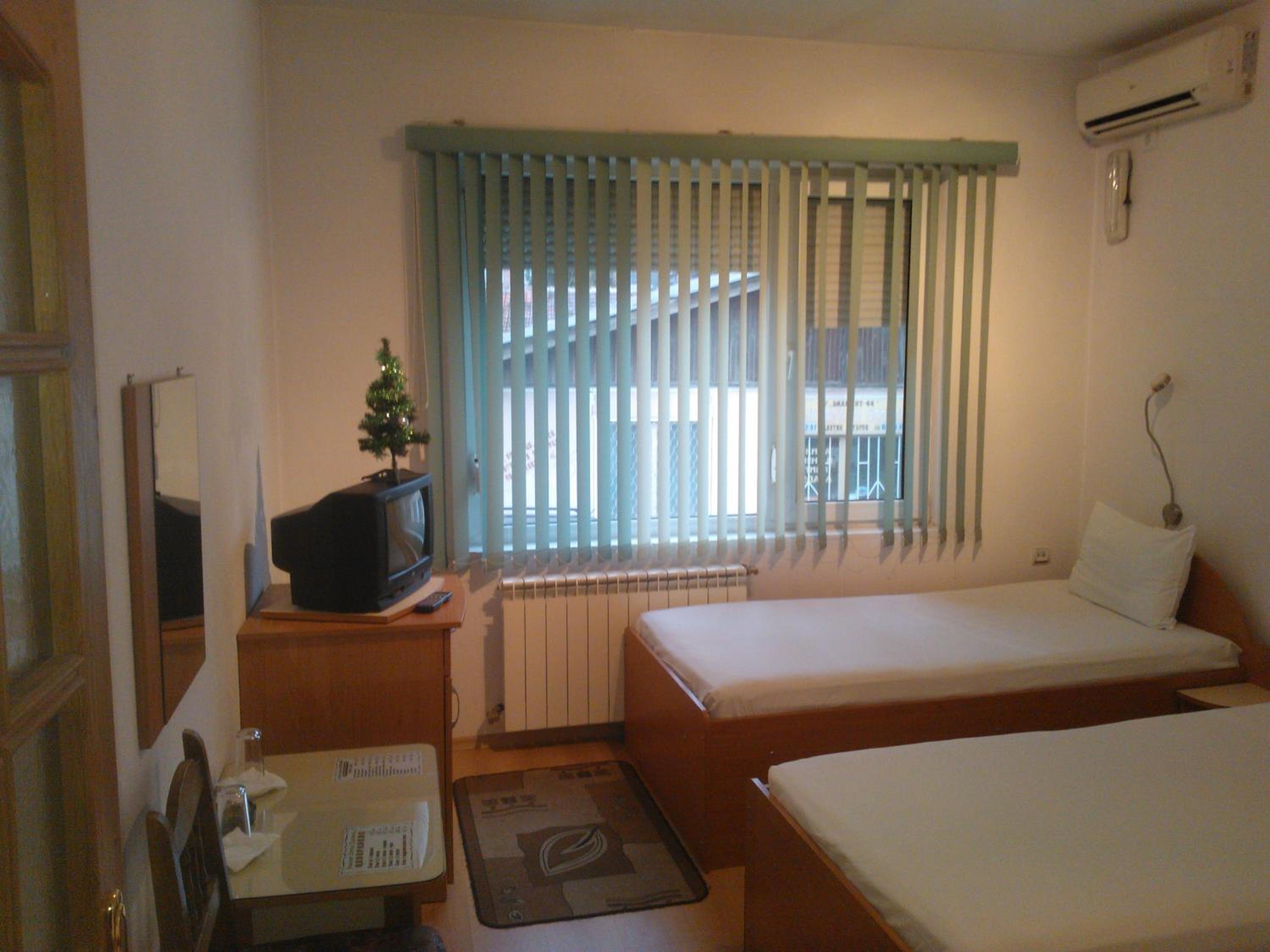 Triple Room - Photo 6