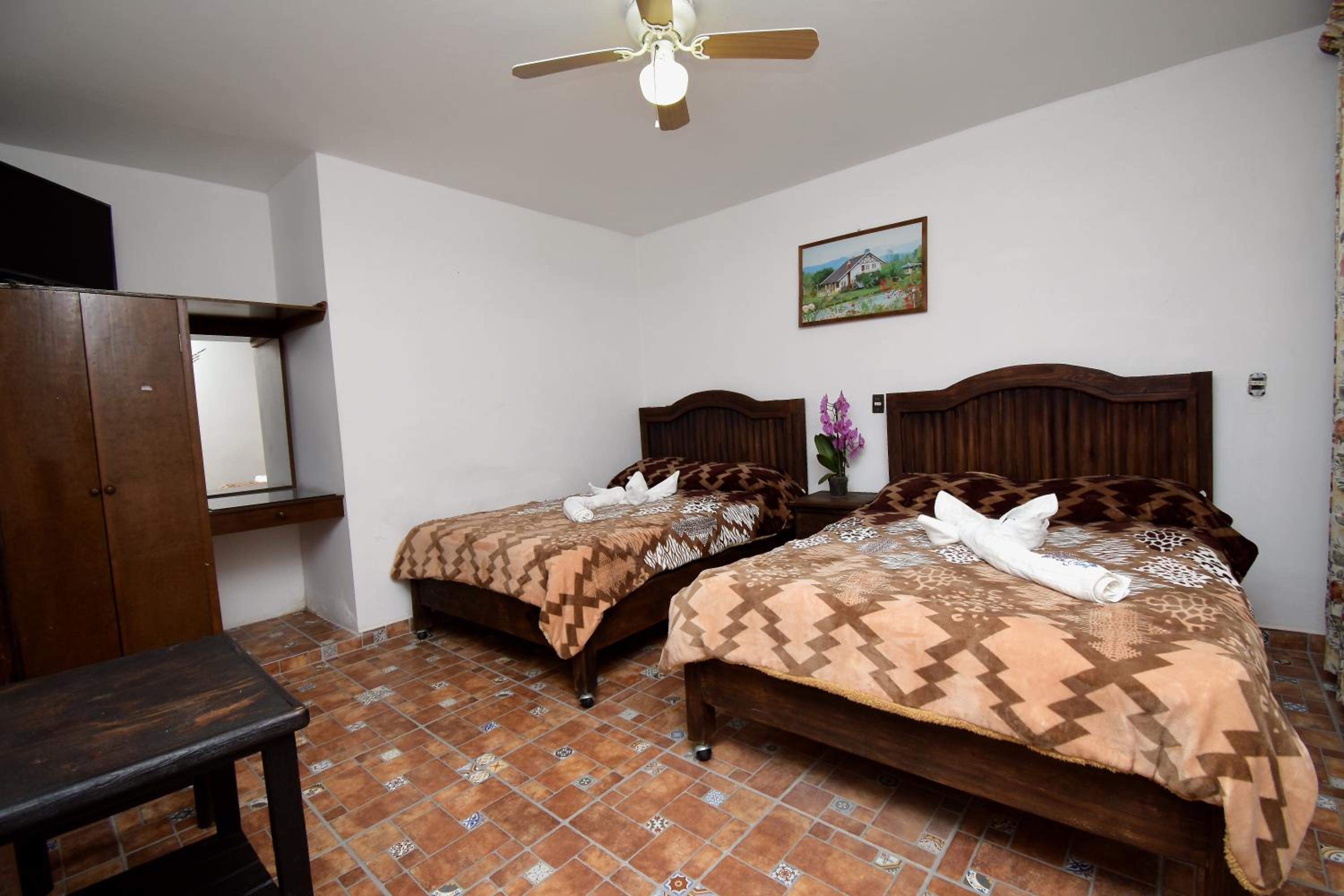 Quadruple Room - Photo 10