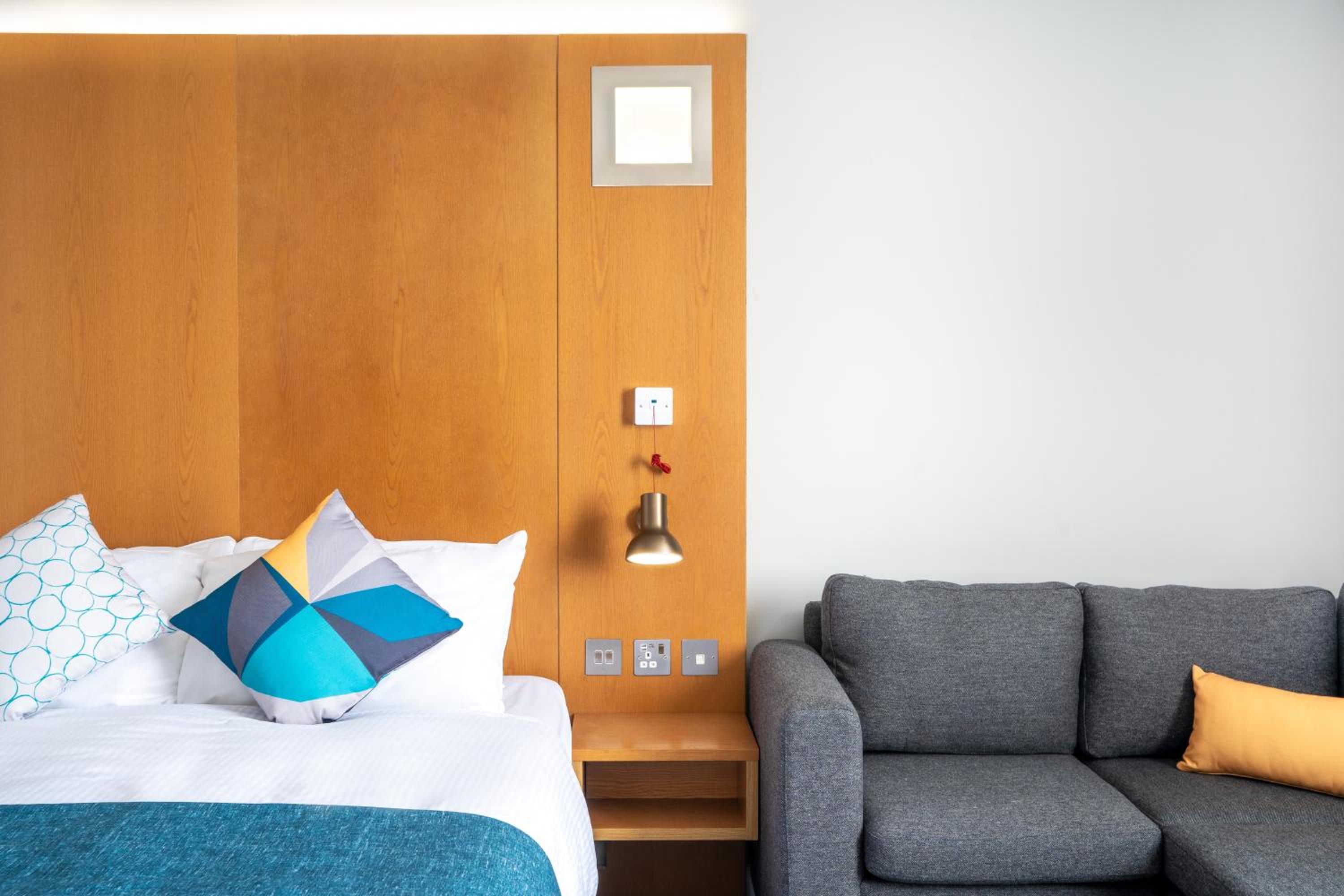 Premium Queen Room - Top Floor - Photo 8