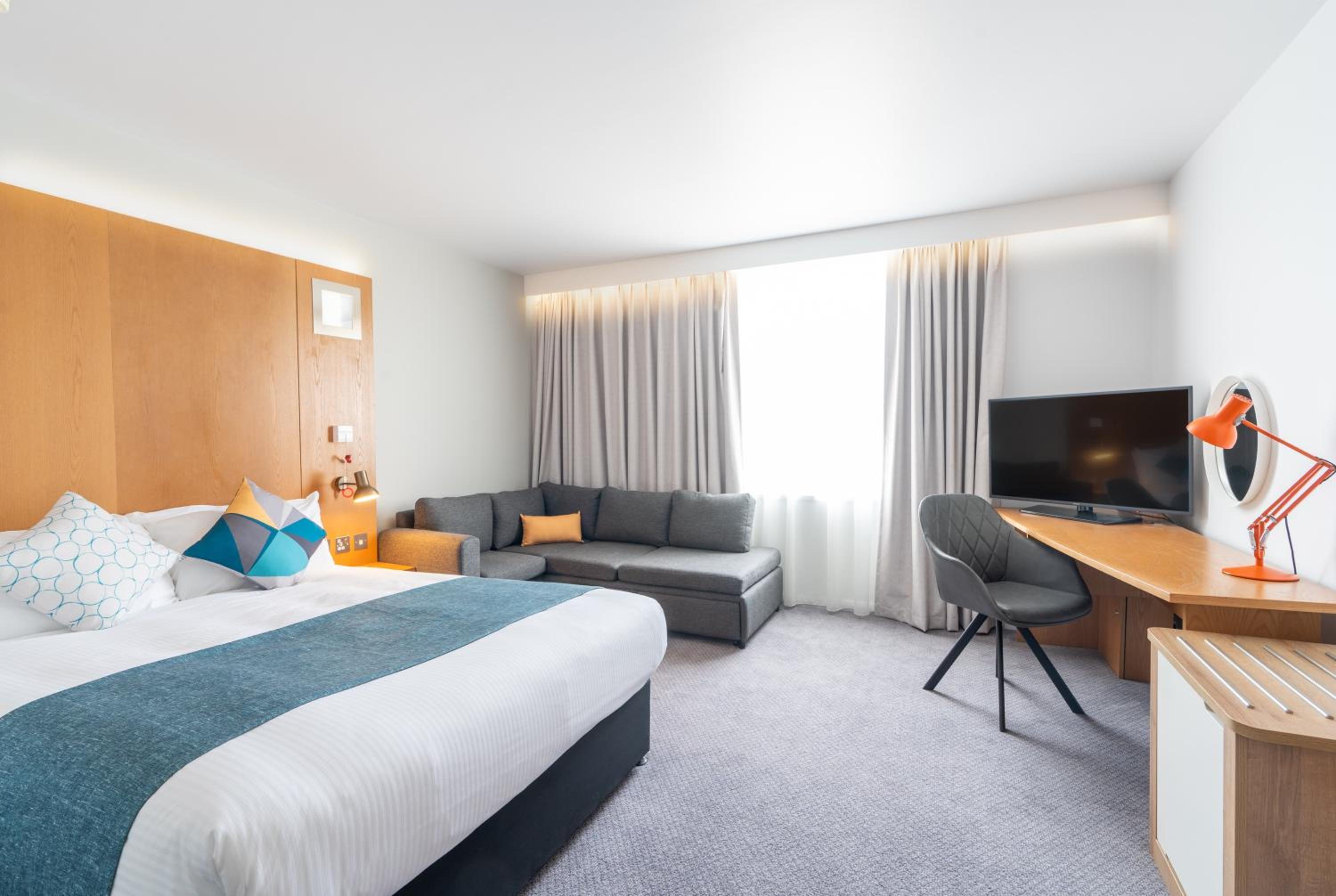 Premium Queen Room - Top Floor - Photo 12