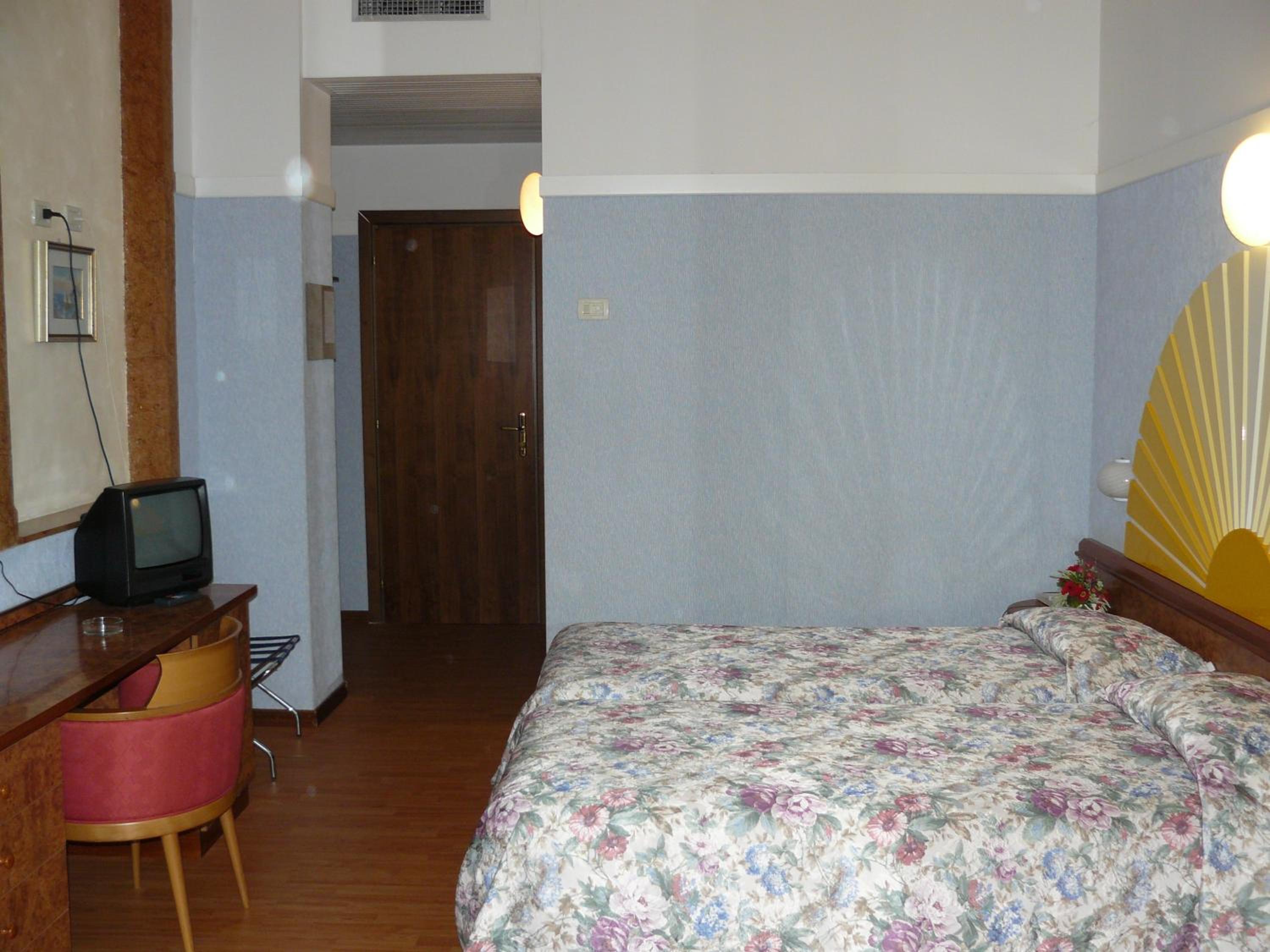 Double or Twin Room - Photo 1