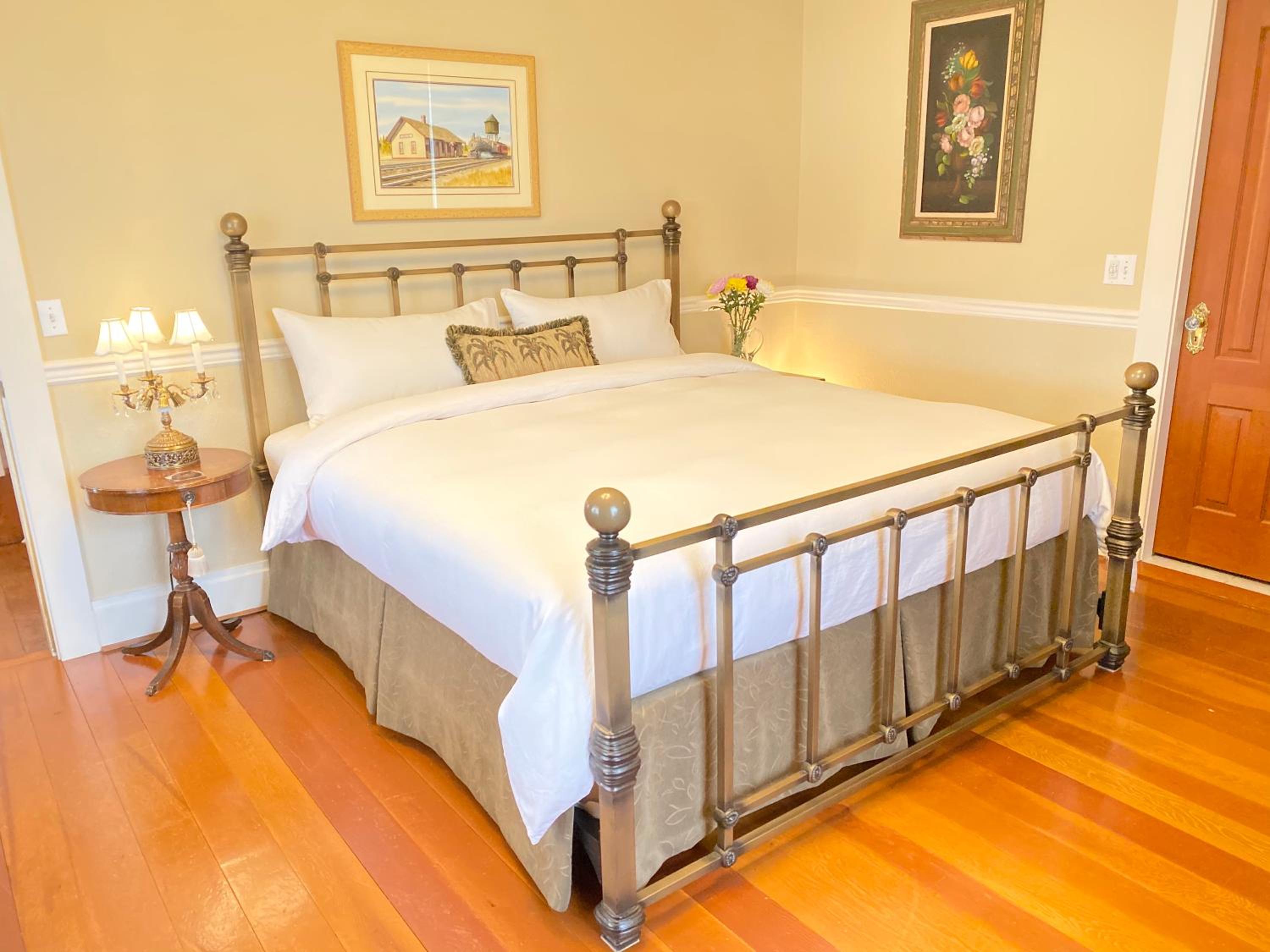 King Room - Disability Access photo 2