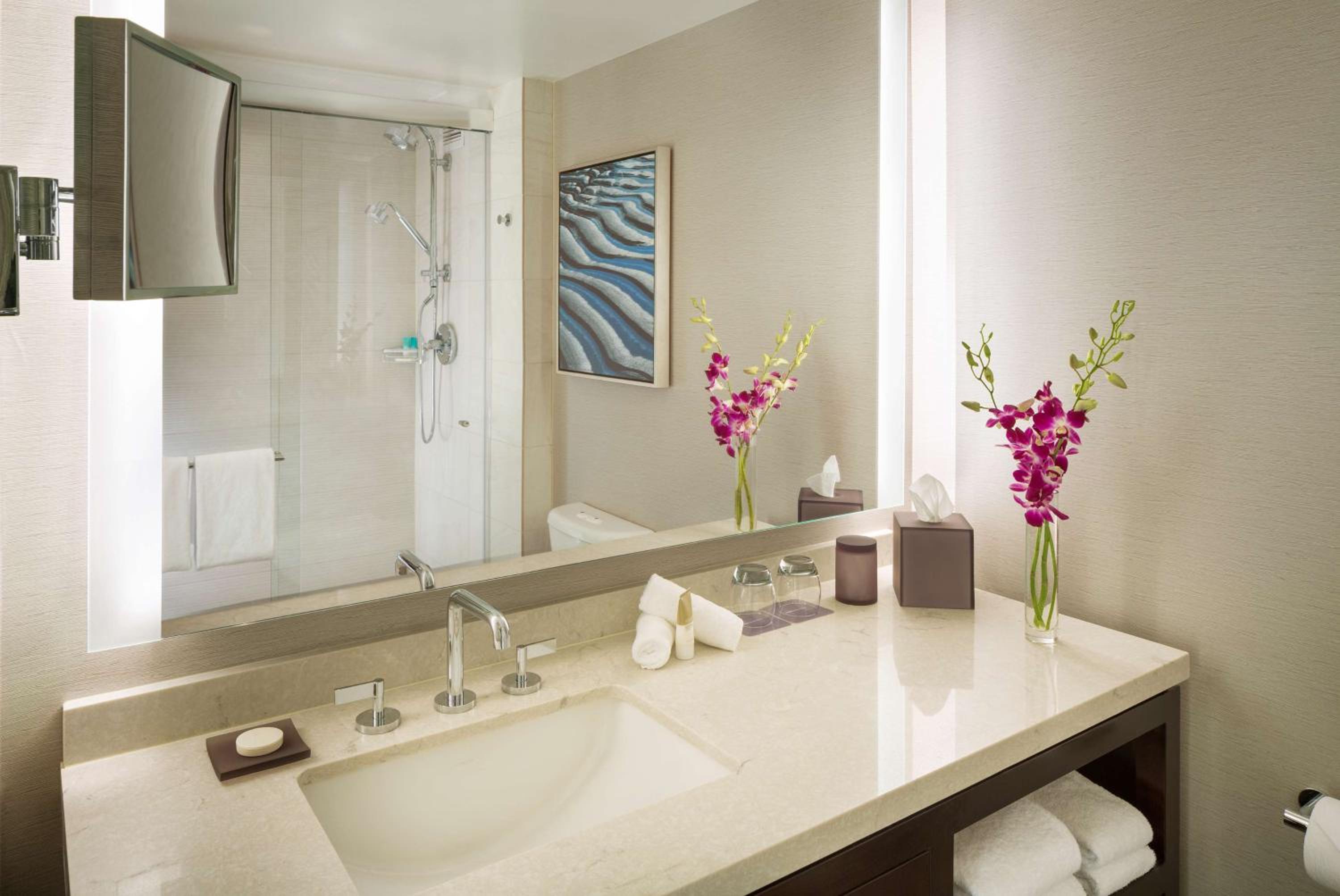 Corner King Room - Photo 2