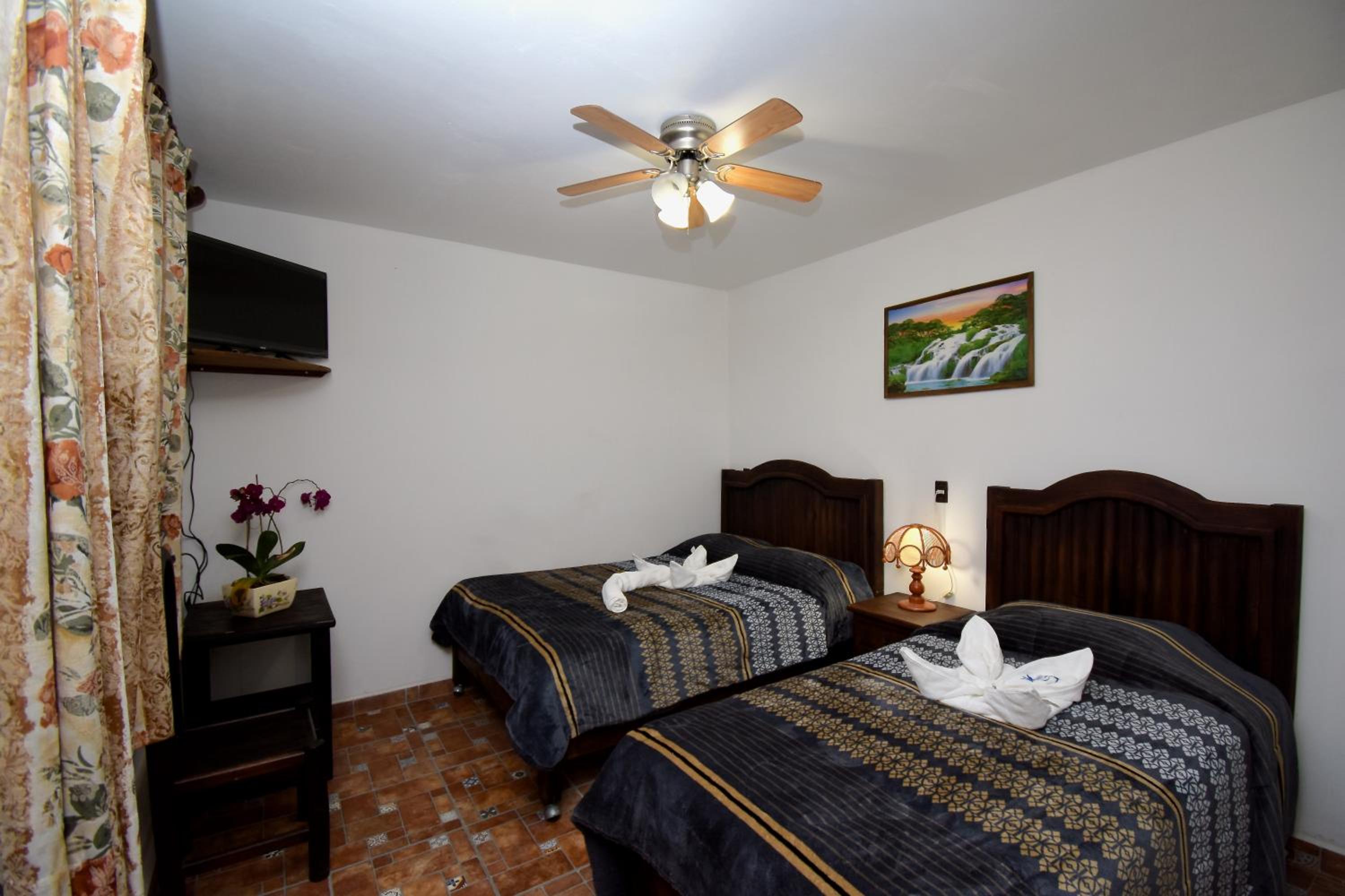 Standard Triple Room - Photo 1