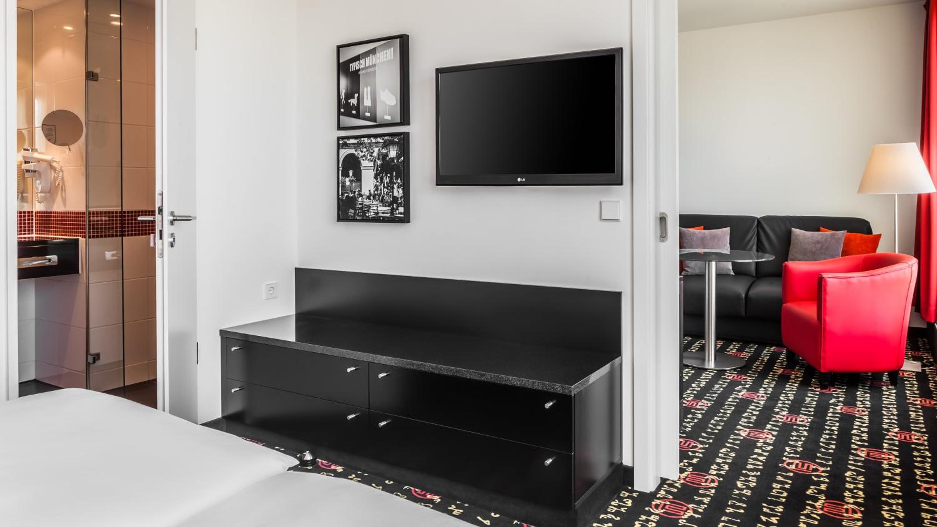 King Suite with Sofa Bed and Garden View - Photo 3