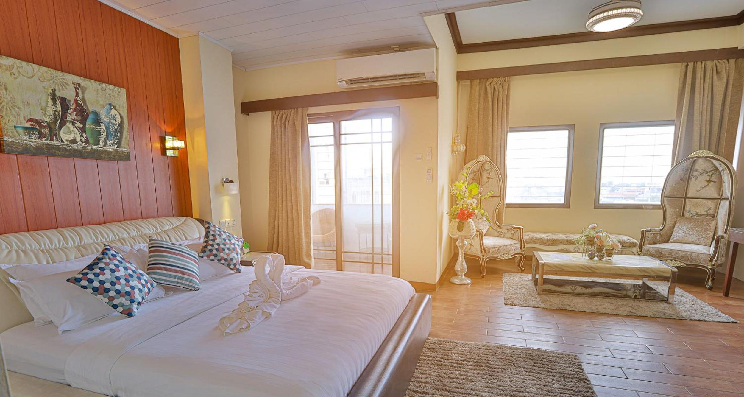 Deluxe Suite photo 1