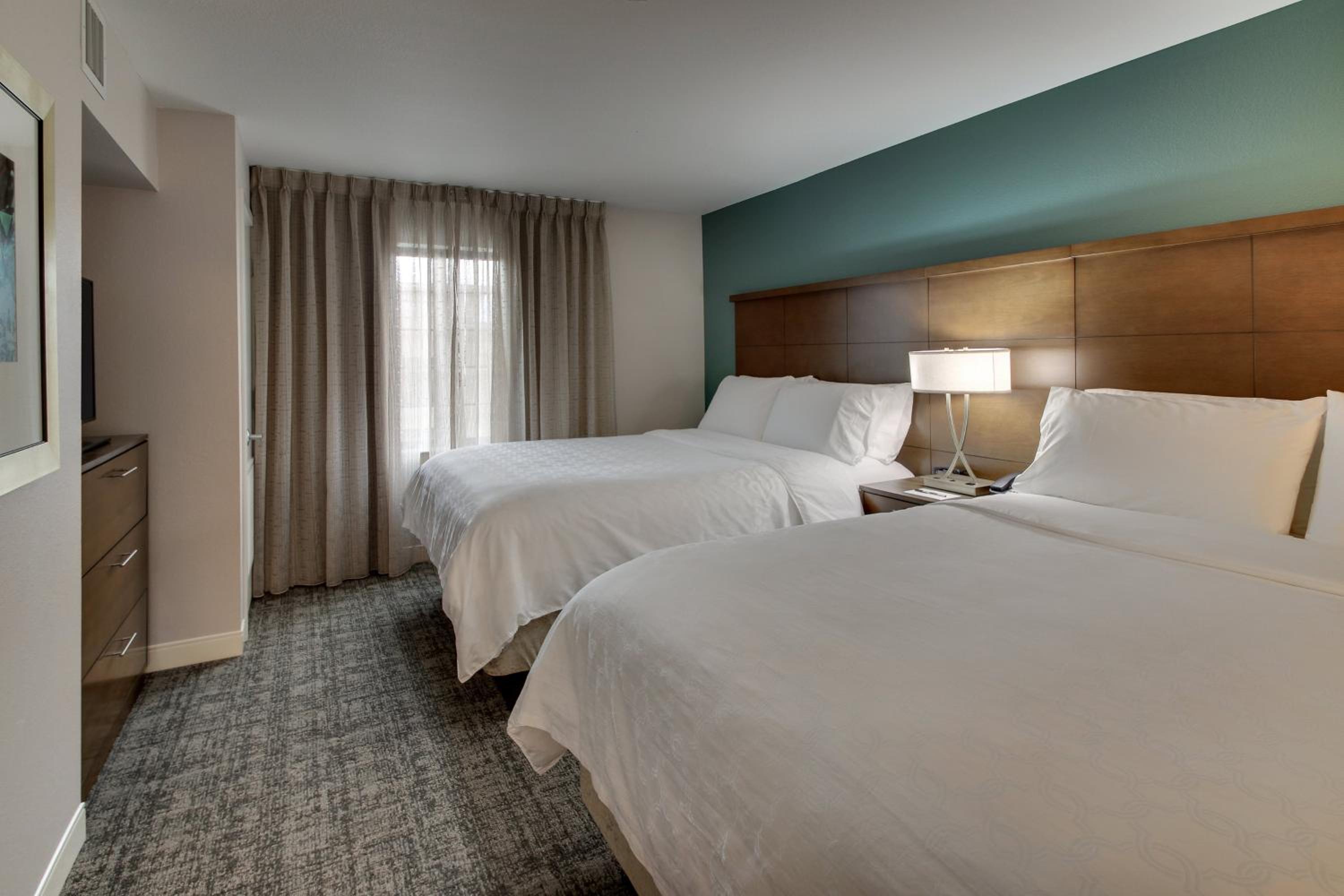 One-Bedroom Queen Suite with Two Queen Beds - Photo 4