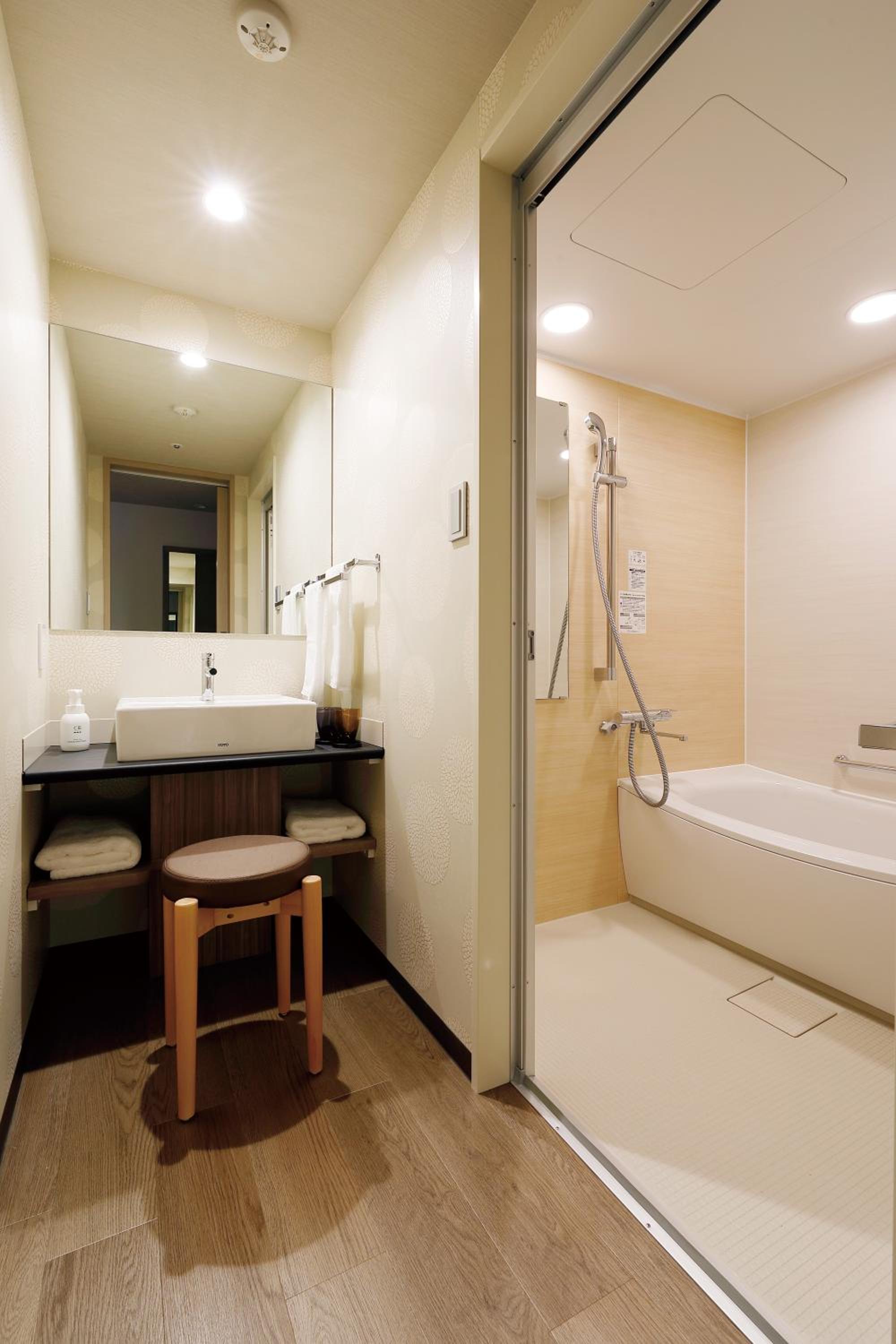 Non-Smoking - Superior Twin Room - Photo 19
