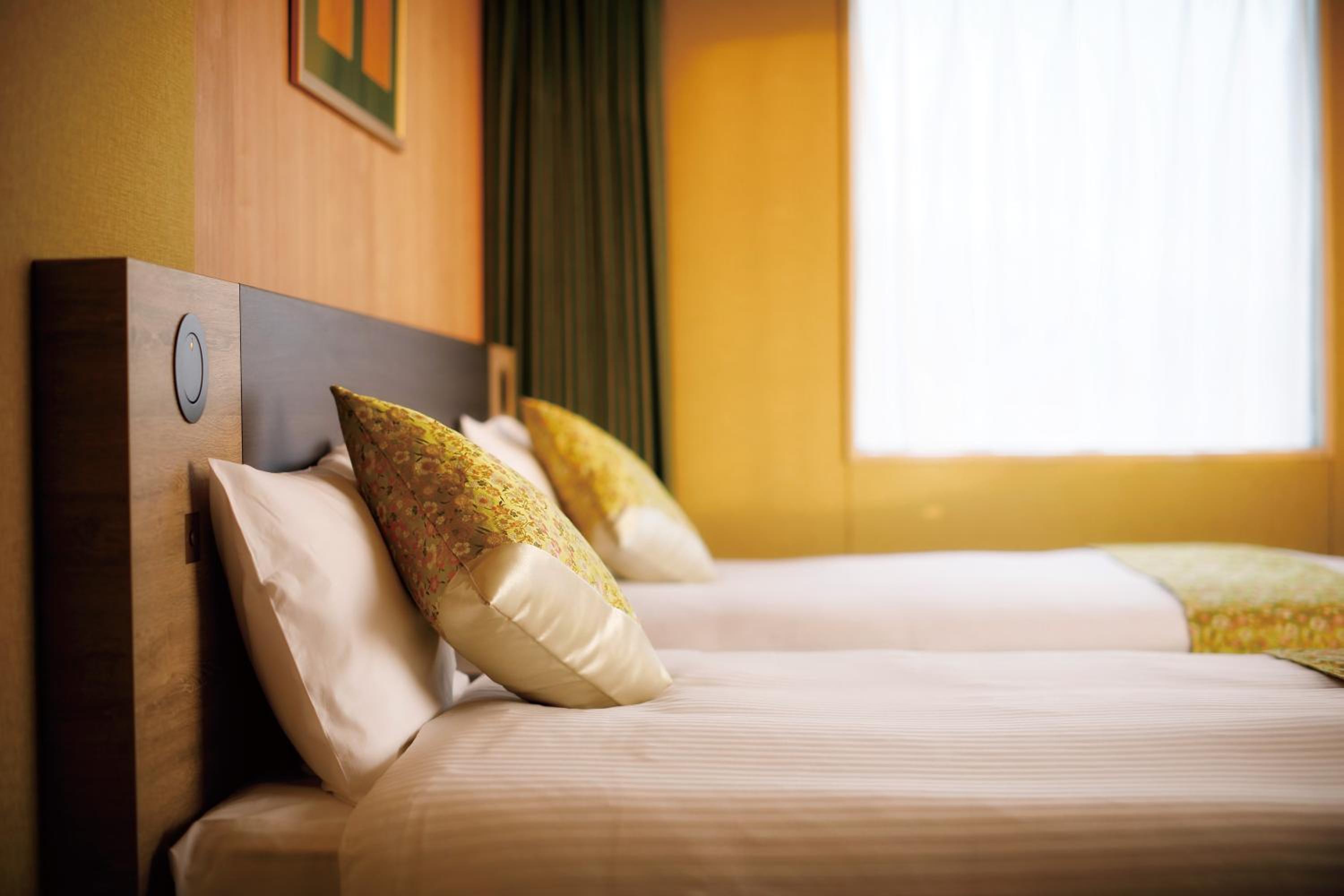 Non-Smoking - Superior Twin Room - Photo 8