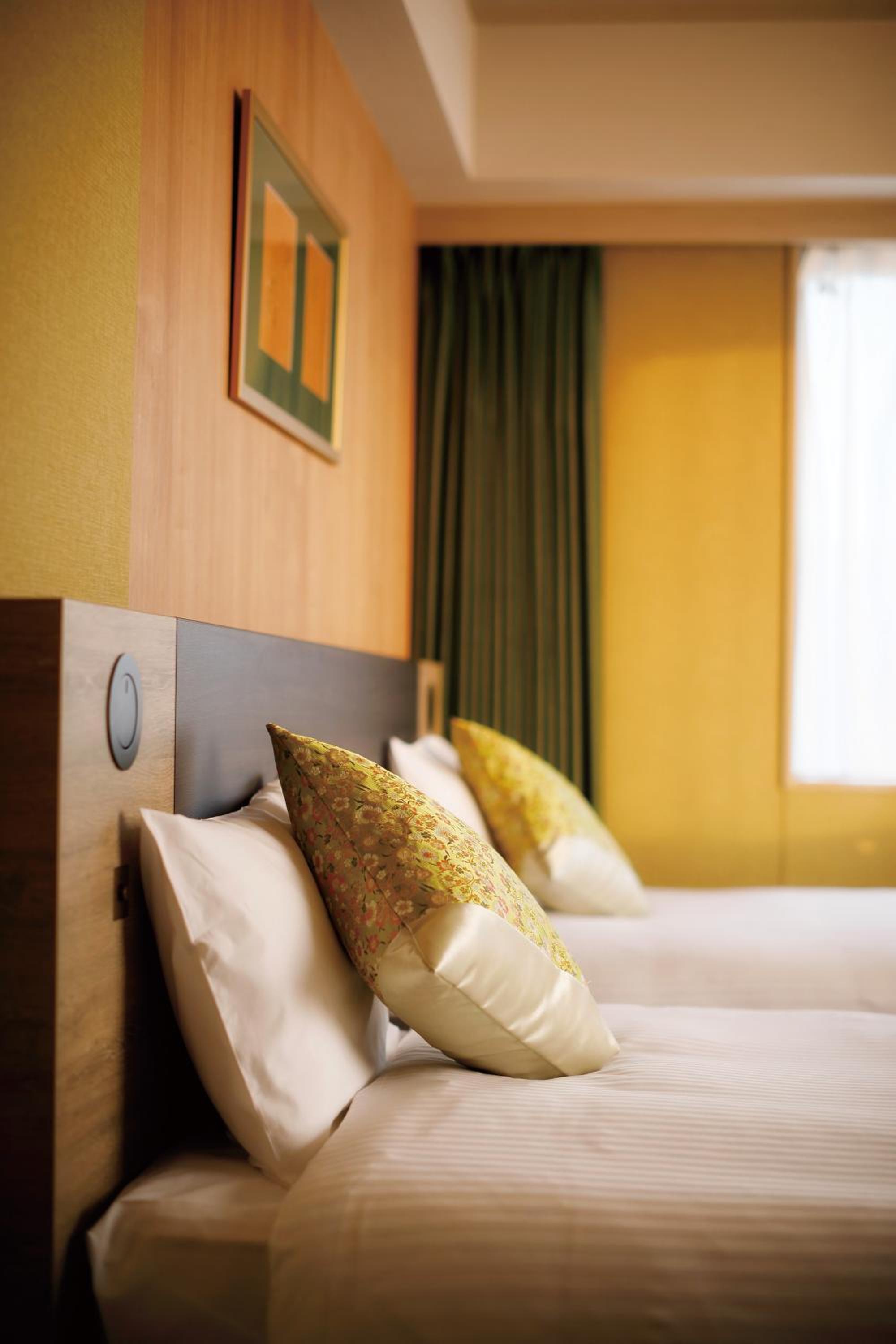 Non-Smoking - Superior Twin Room - Photo 4